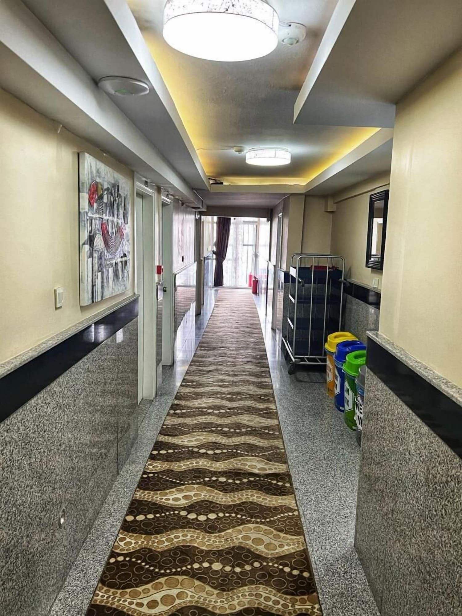 Varios Seref Hotel