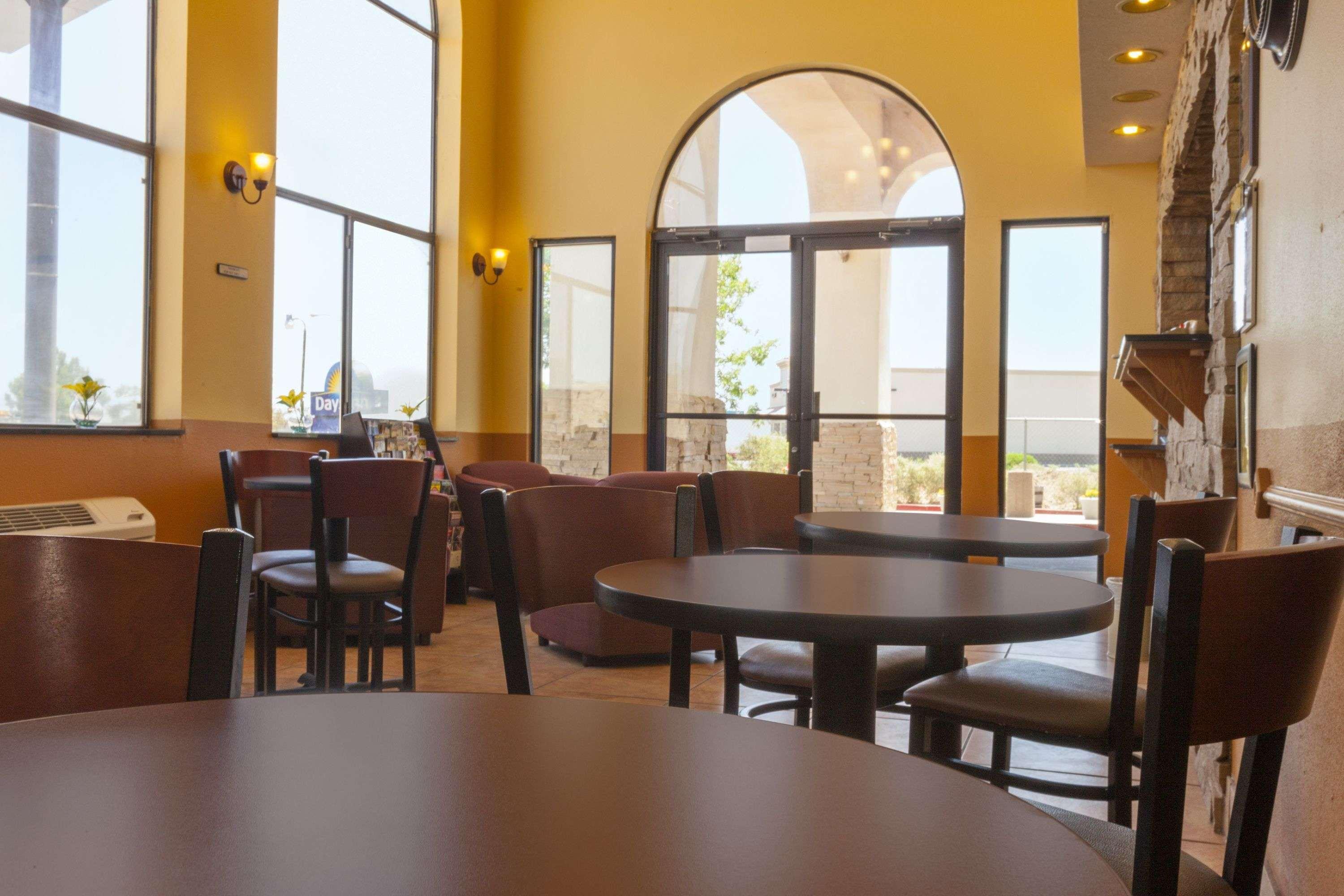 Restaurant Days Inn By Wyndham Los Lunas