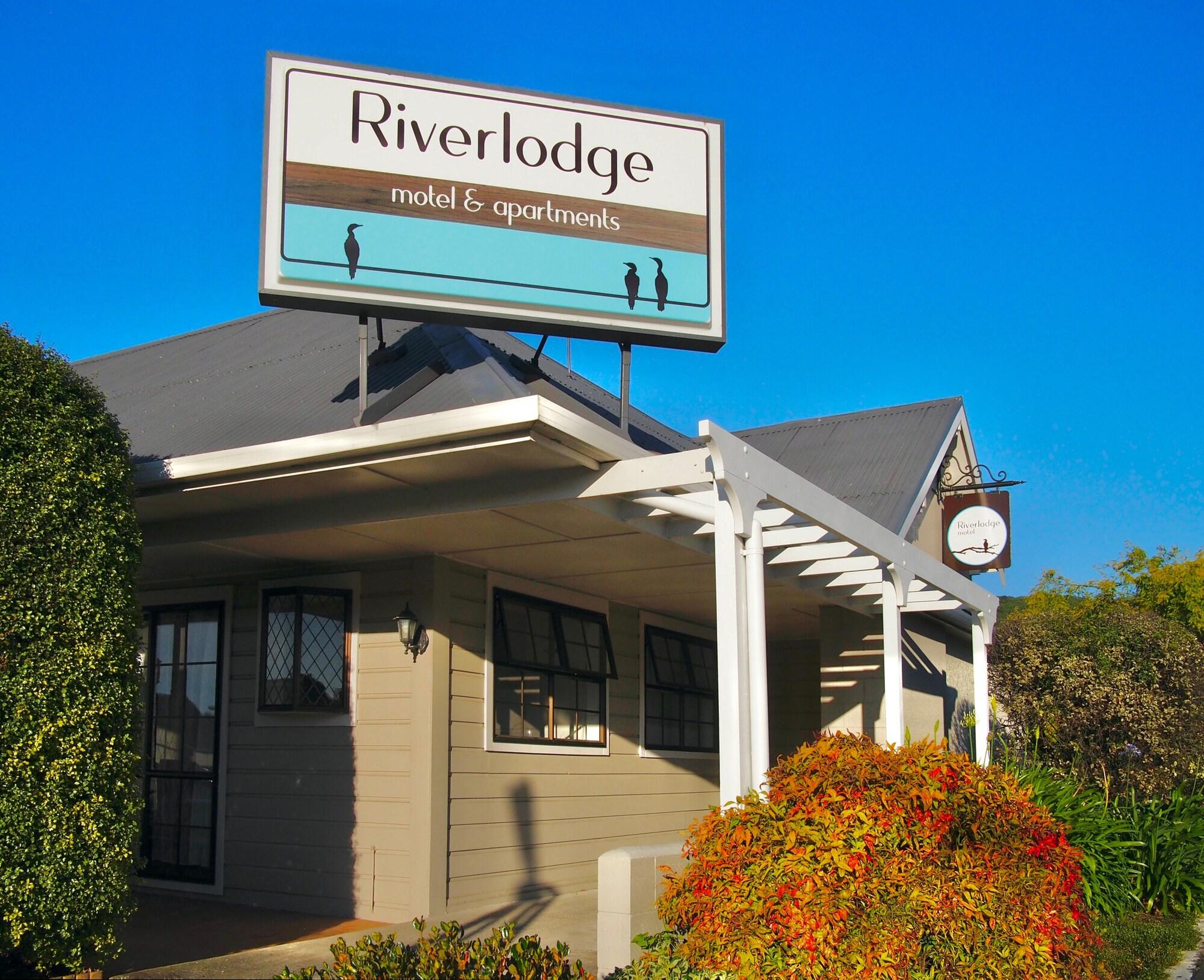 Varios Riverlodge Nelson