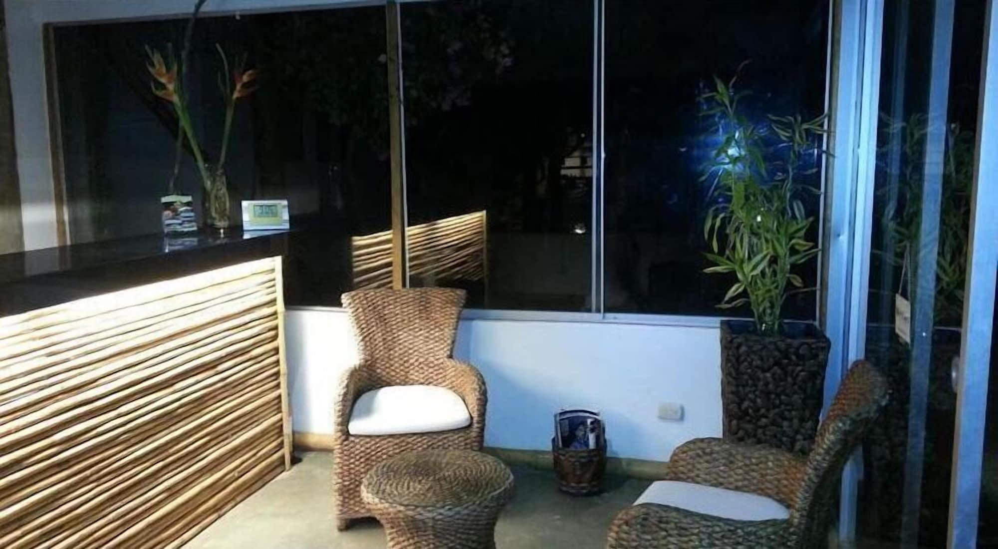 Vista Lobby Bamboo Lodge Zorritos