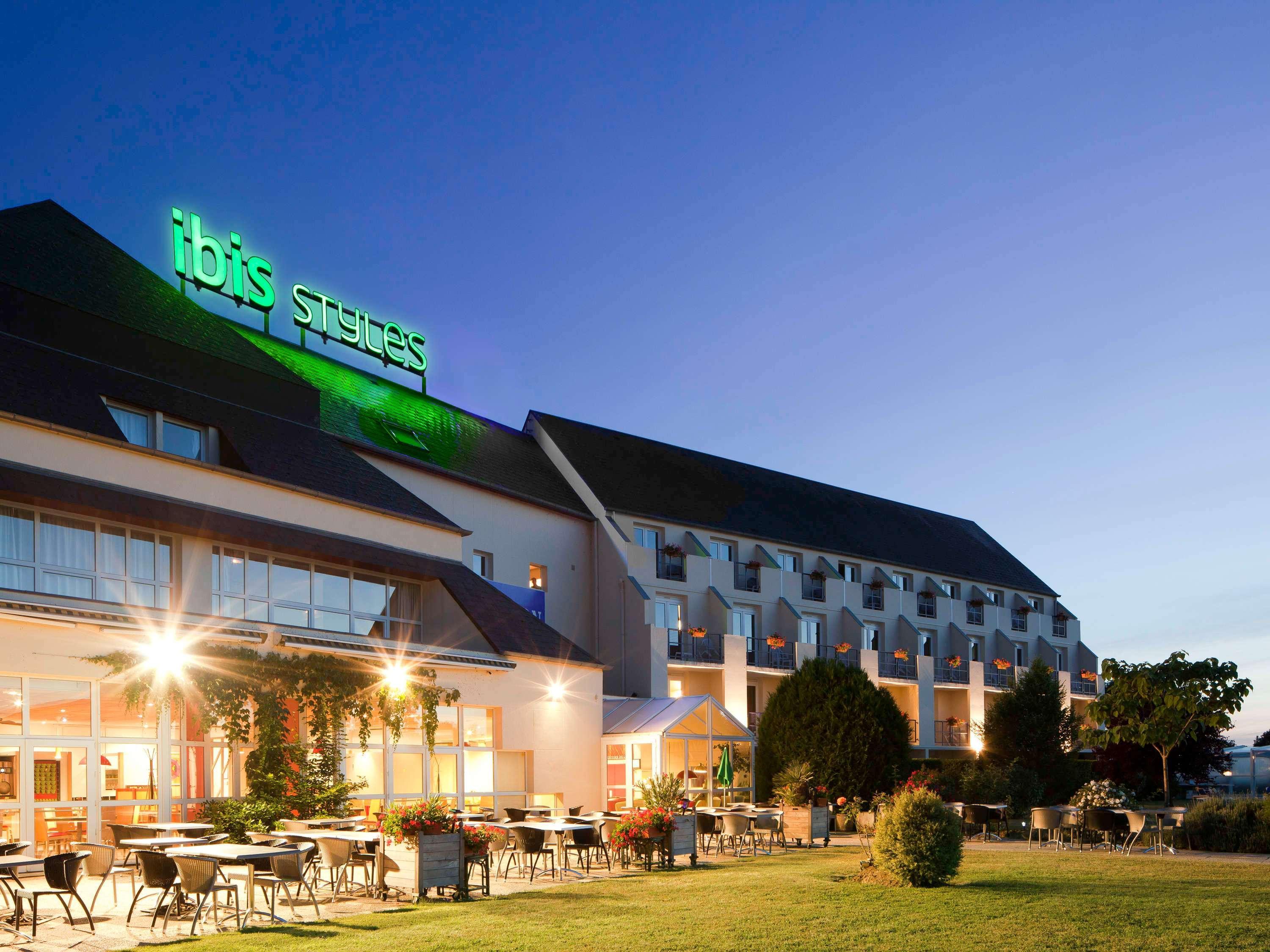 Vista Exterior ibis Styles Chinon