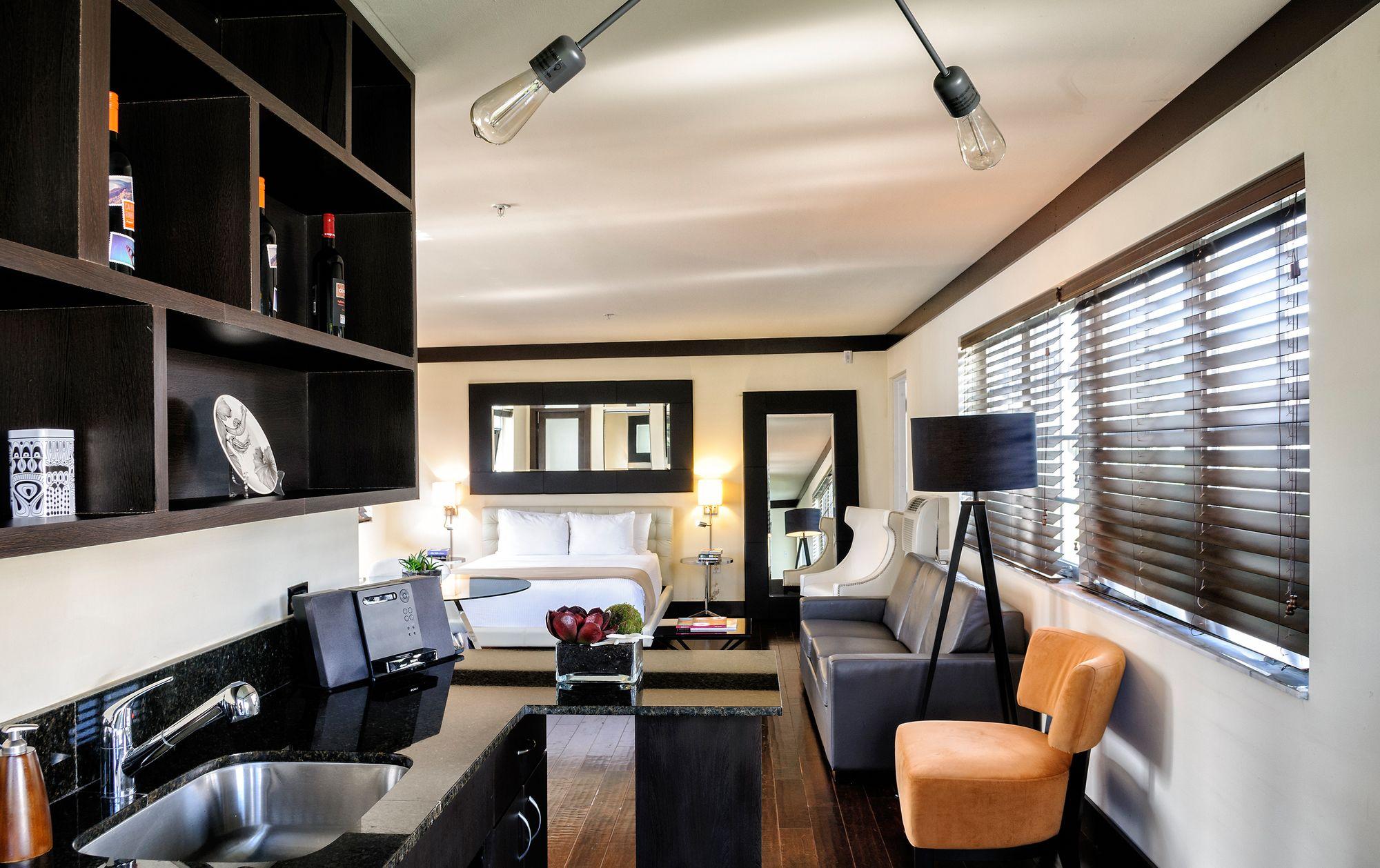 Hotel Lincoln Arms Suites