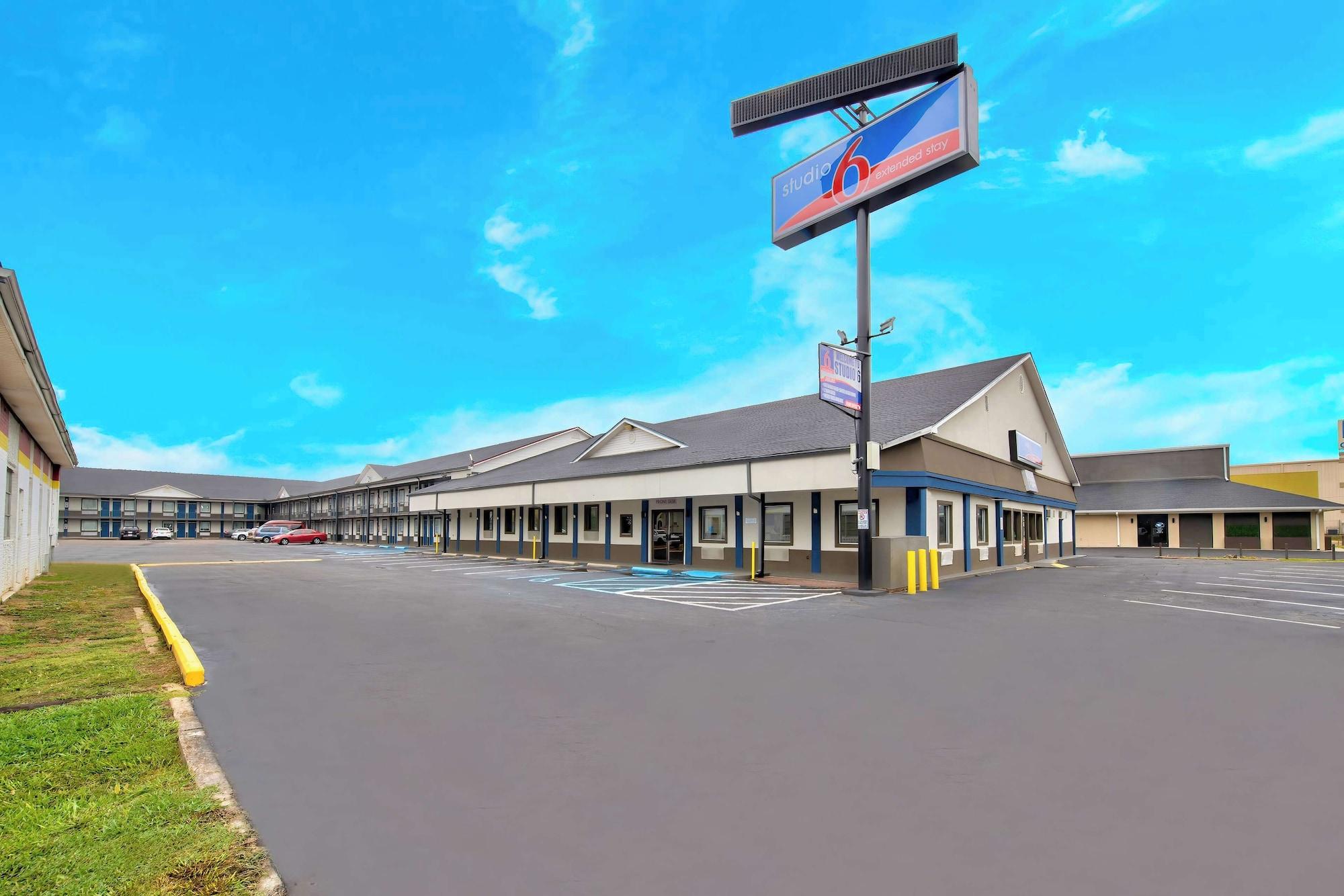 Varios Studio 6 Jackson, MS - I-55