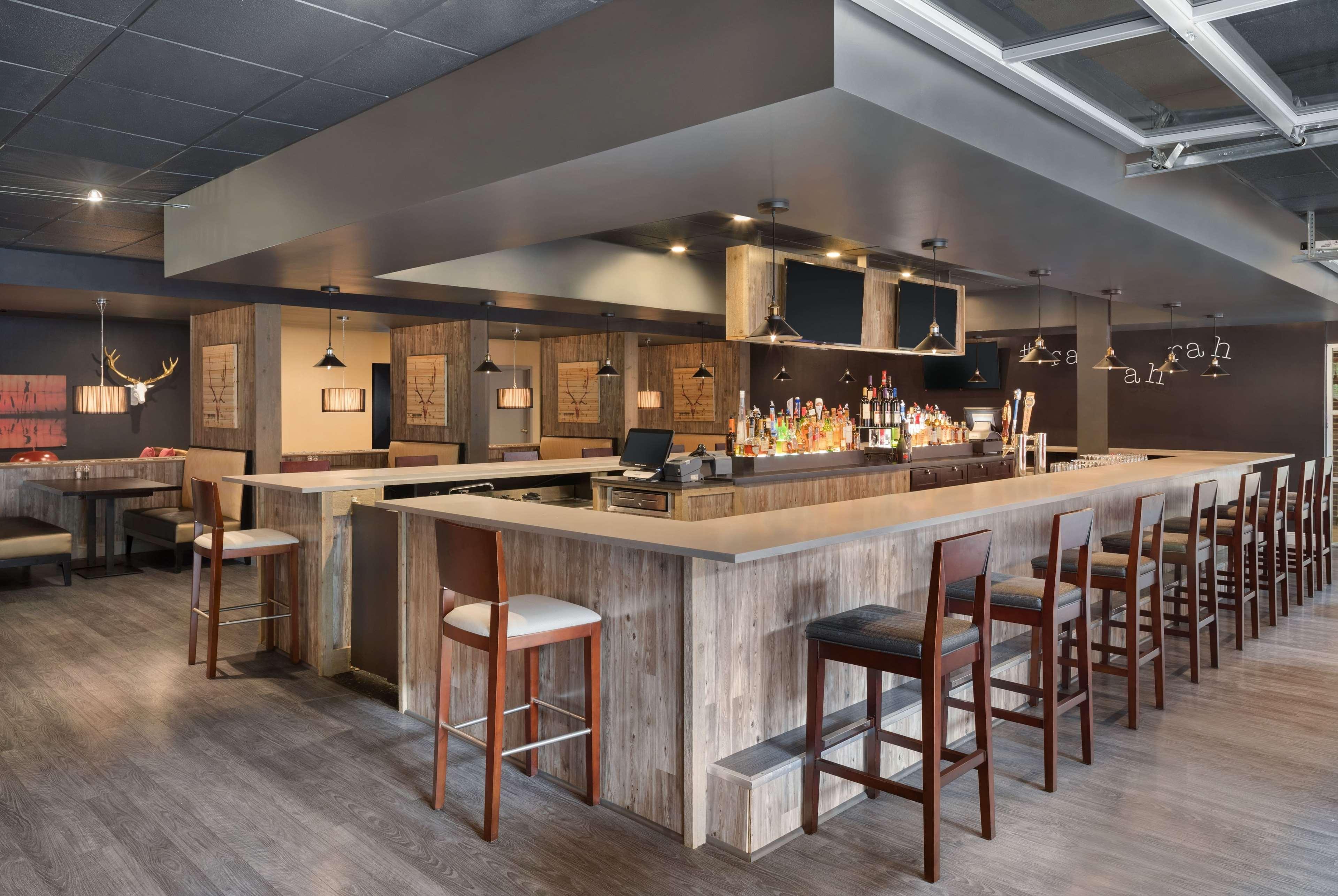 Restaurant Ramada by Wyndham Beaver Falls
