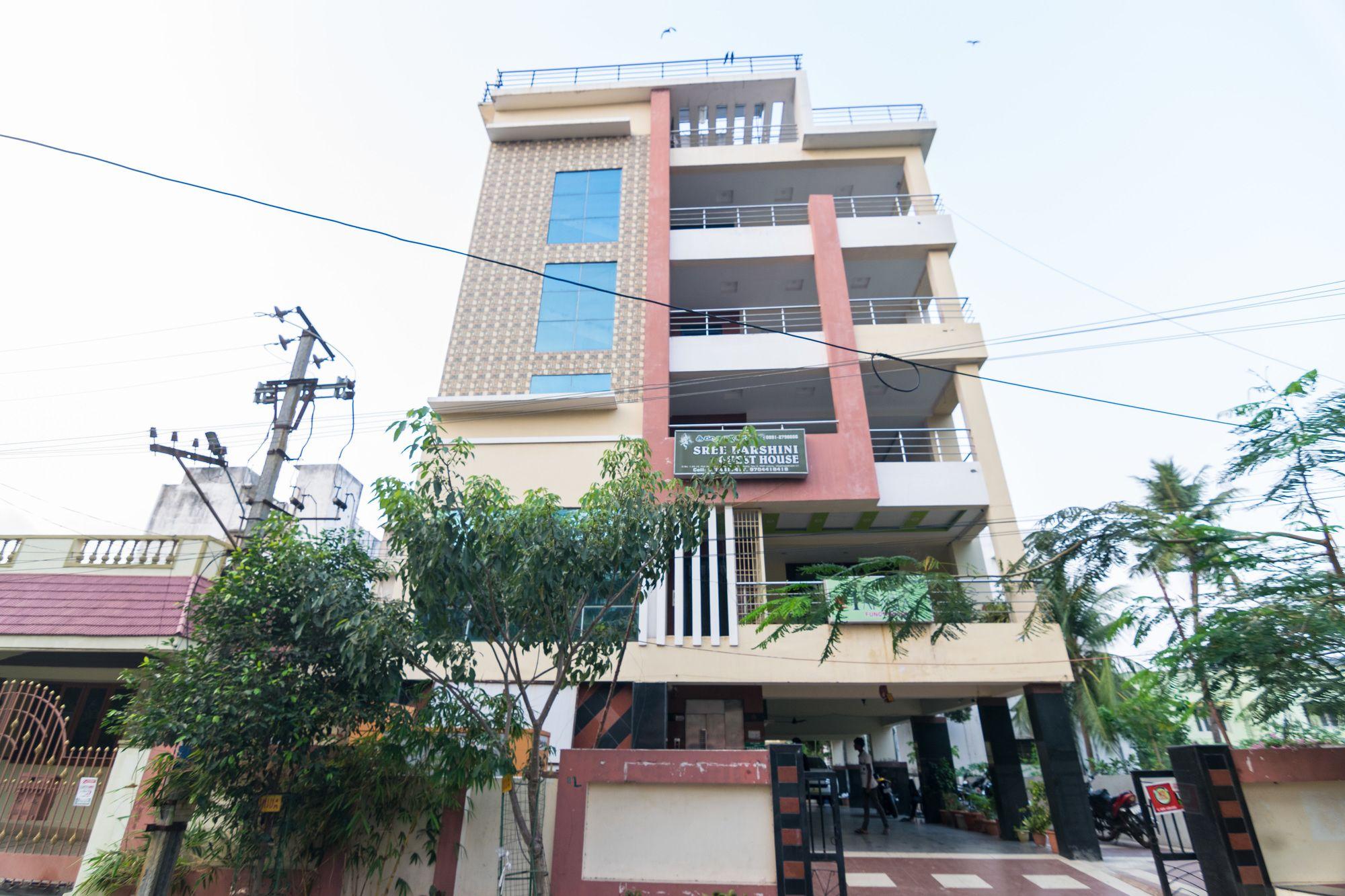 Varios OYO 7317 Sree Darshini