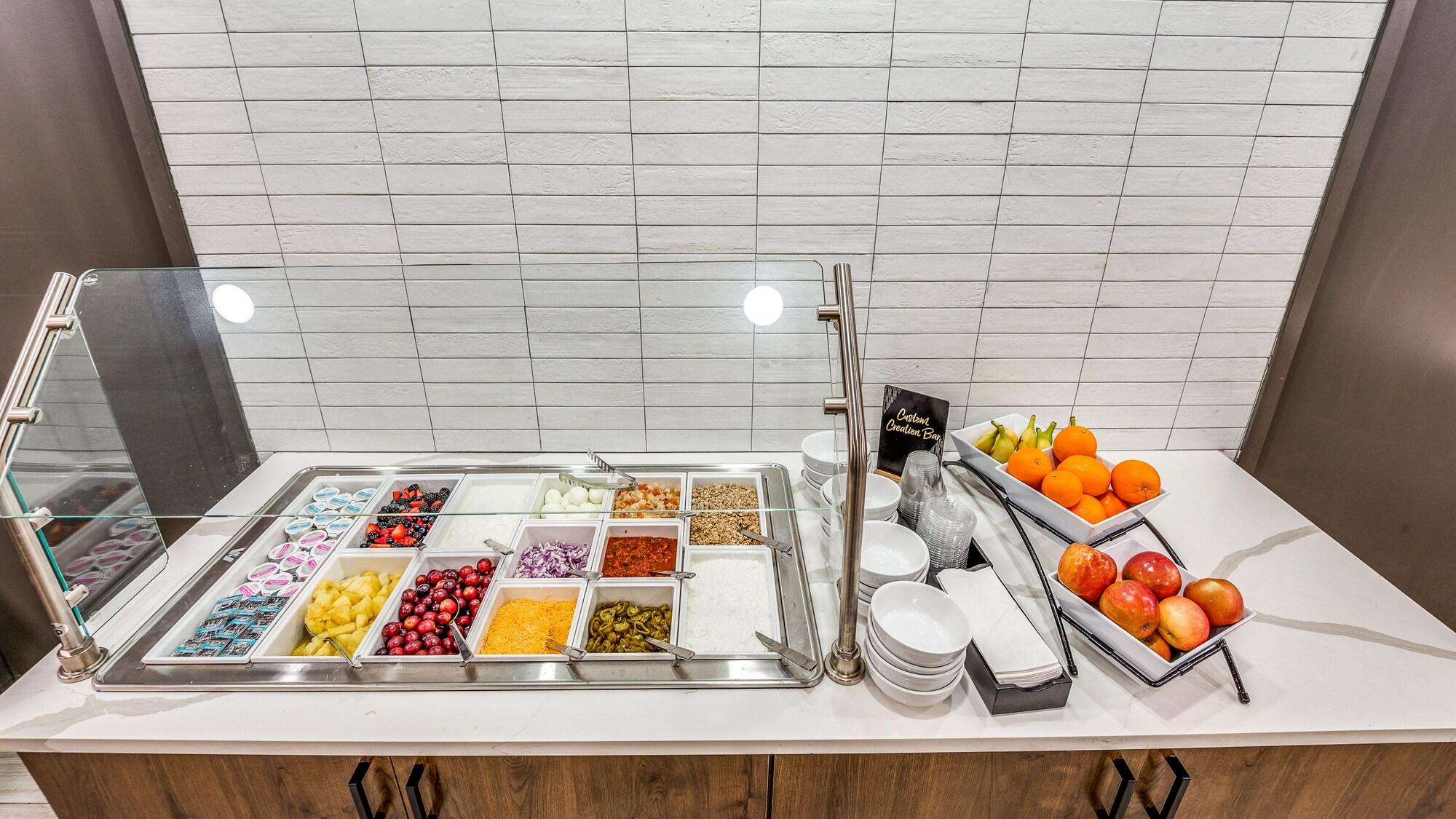 Restaurant Staybridge Suites Dallas Market Ctr Love Field by IHG