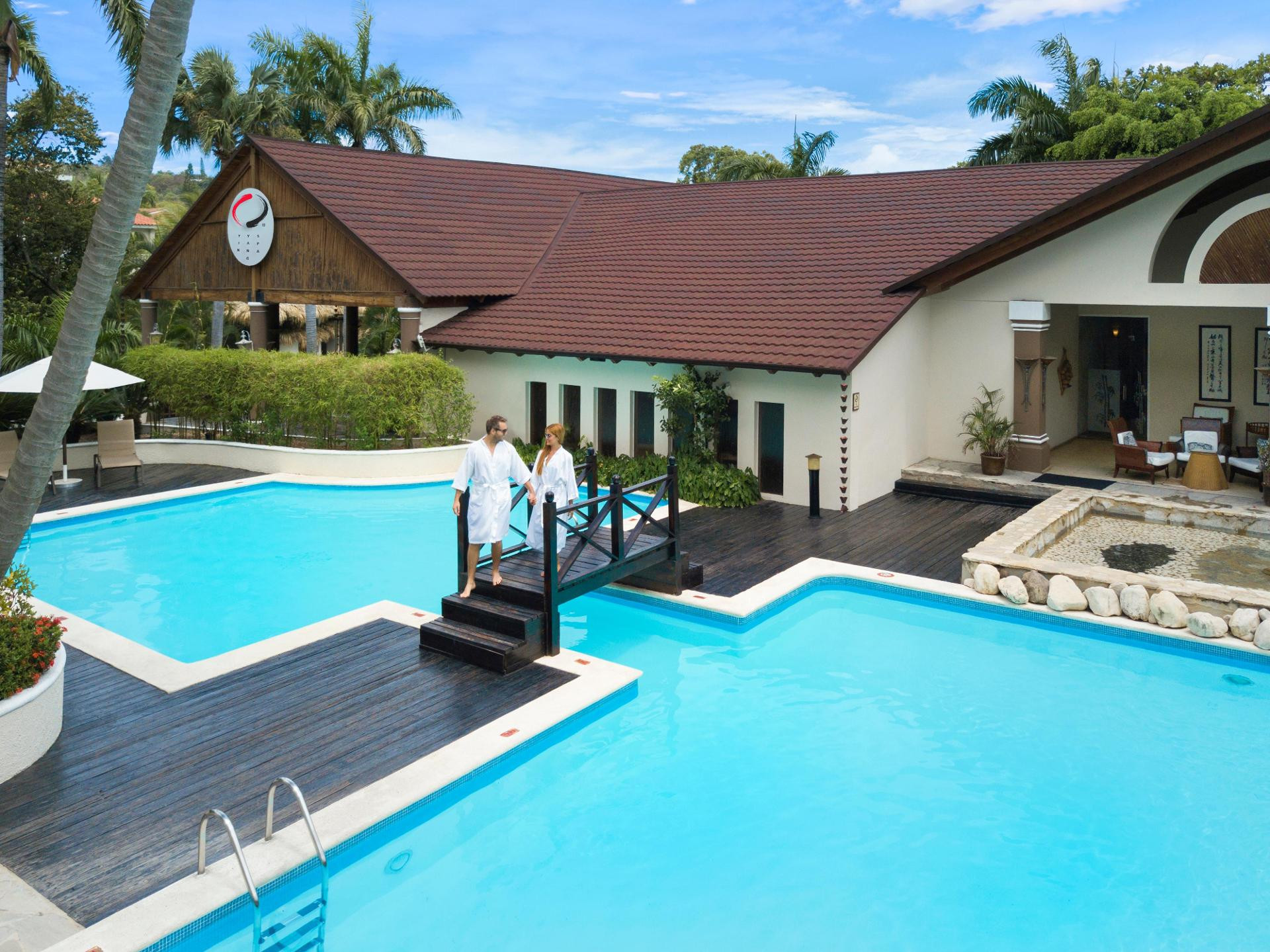 Spa Lifestyle Crown Residence Suites