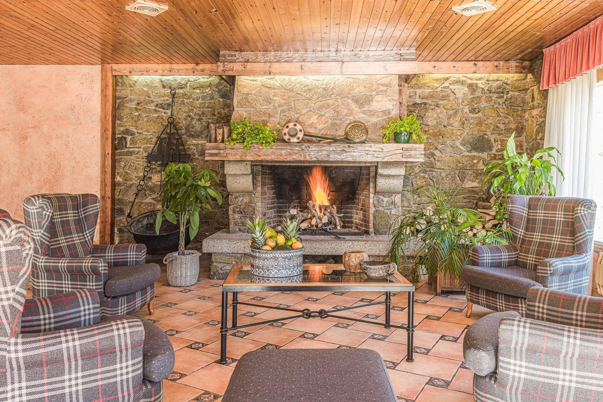 Bar/Salón Hotel Coma