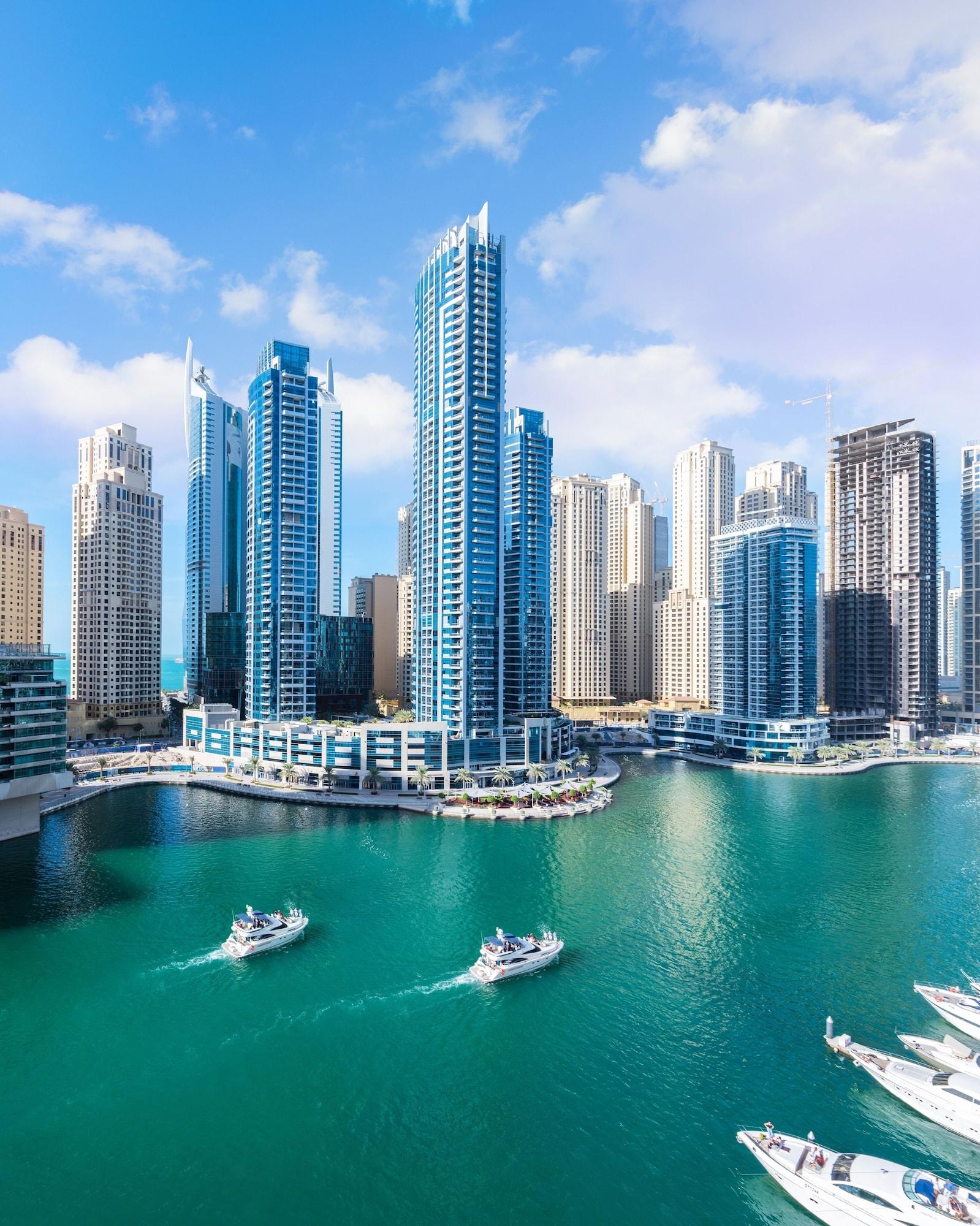 Vista Exterior InterContinental Dubai Marina by IHG