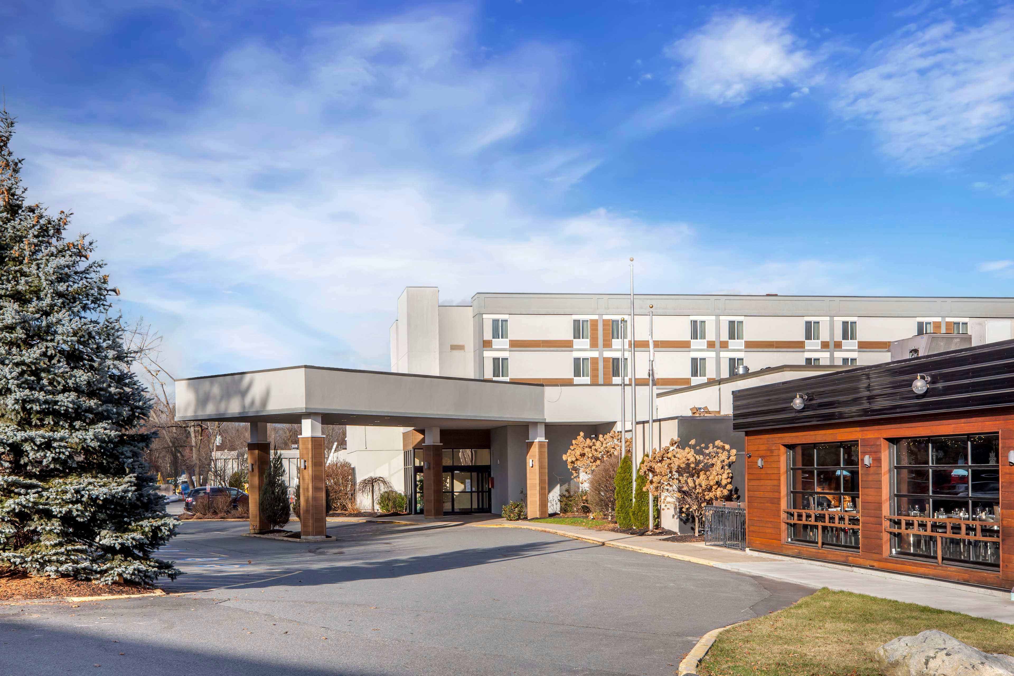 Vista Exterior Best Western Plus New Englander