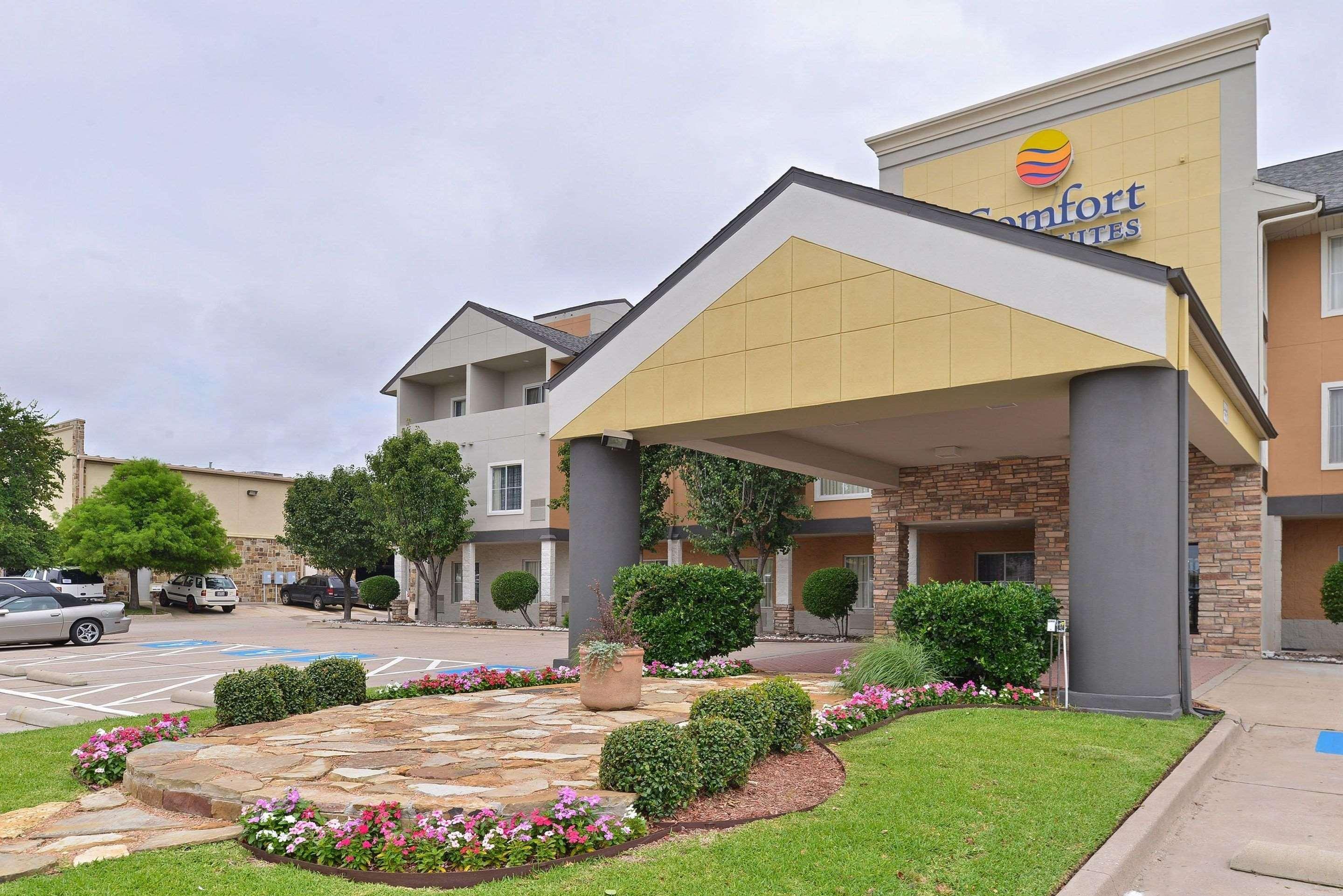 Vista Exterior Comfort Inn & Suites Frisco - Plano