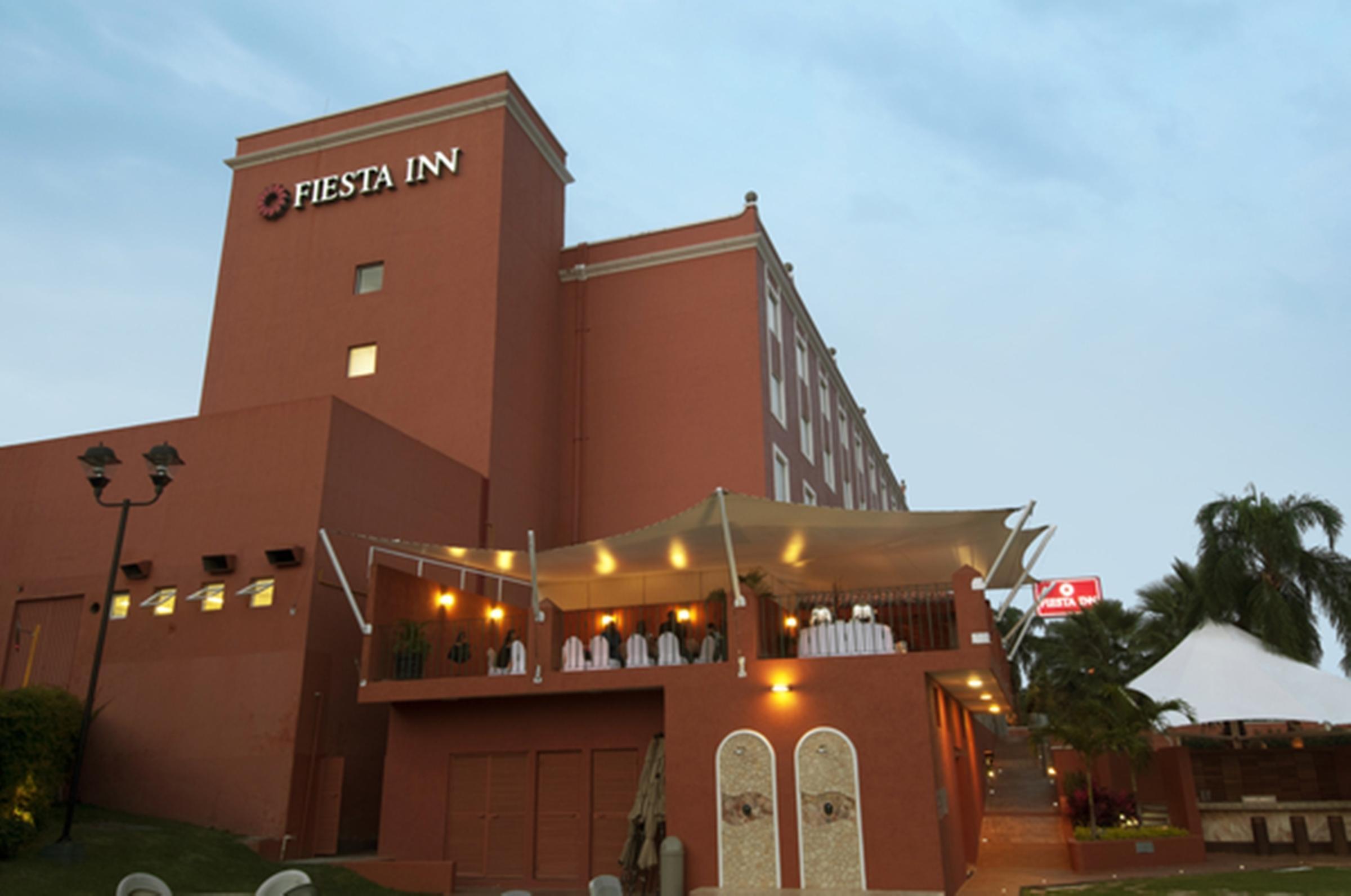 Vista Exterior Fiesta Inn Cuernavaca