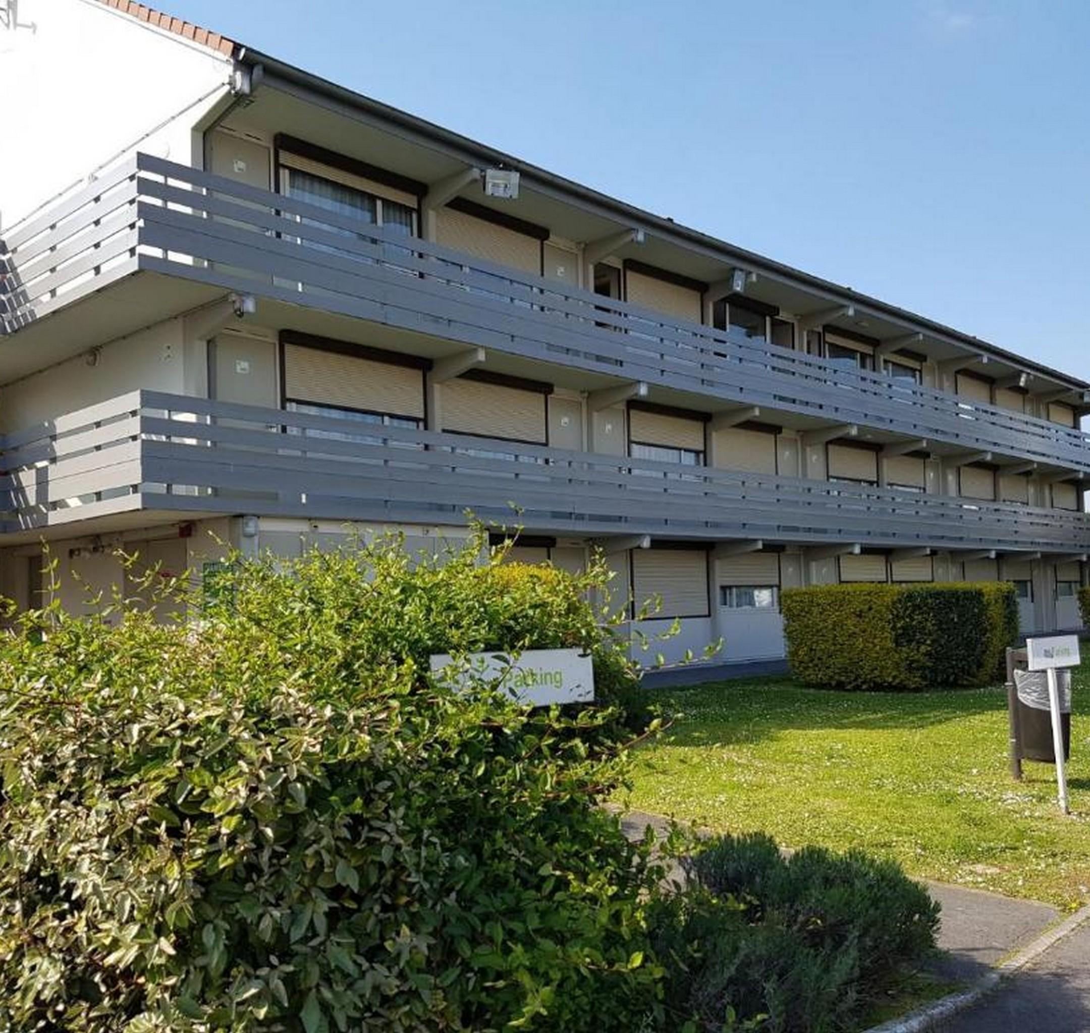Vista Exterior Kyriad Fontenay Tresigny