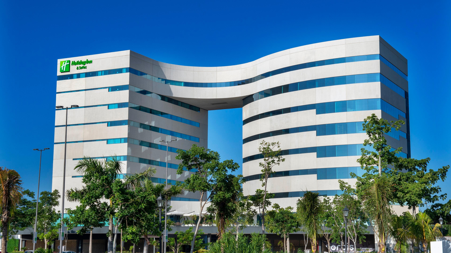 Vista Exterior Holiday Inn Hotel & Suites Merida La Isla by IHG