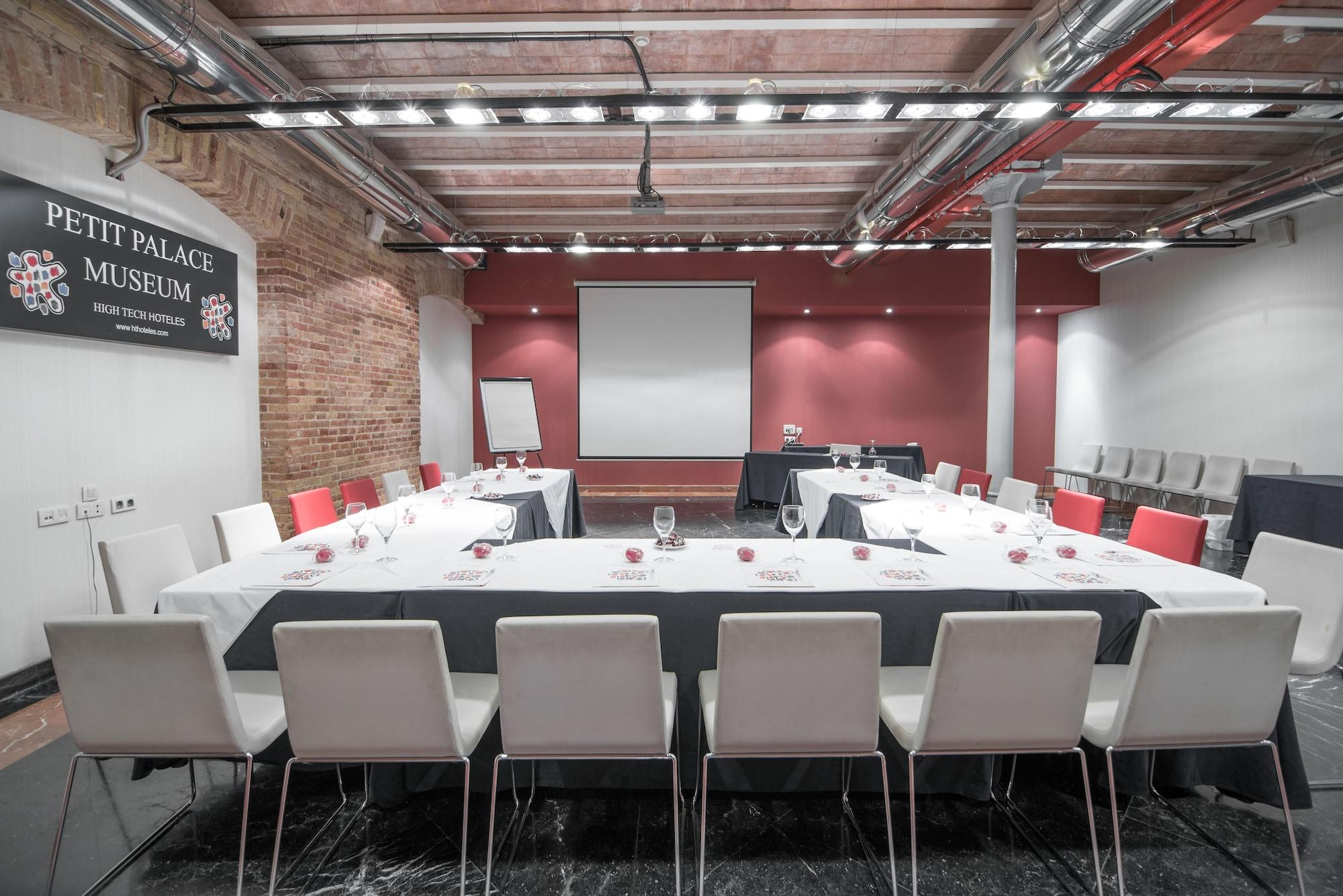 Sala de Reuniones Petit Palace Museum