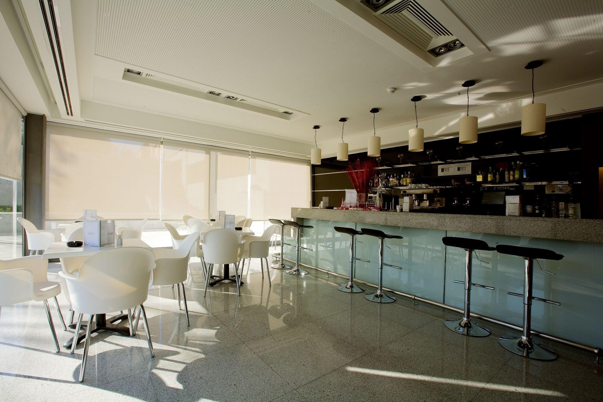 Bar/Salón Santa Beatriz De Silva