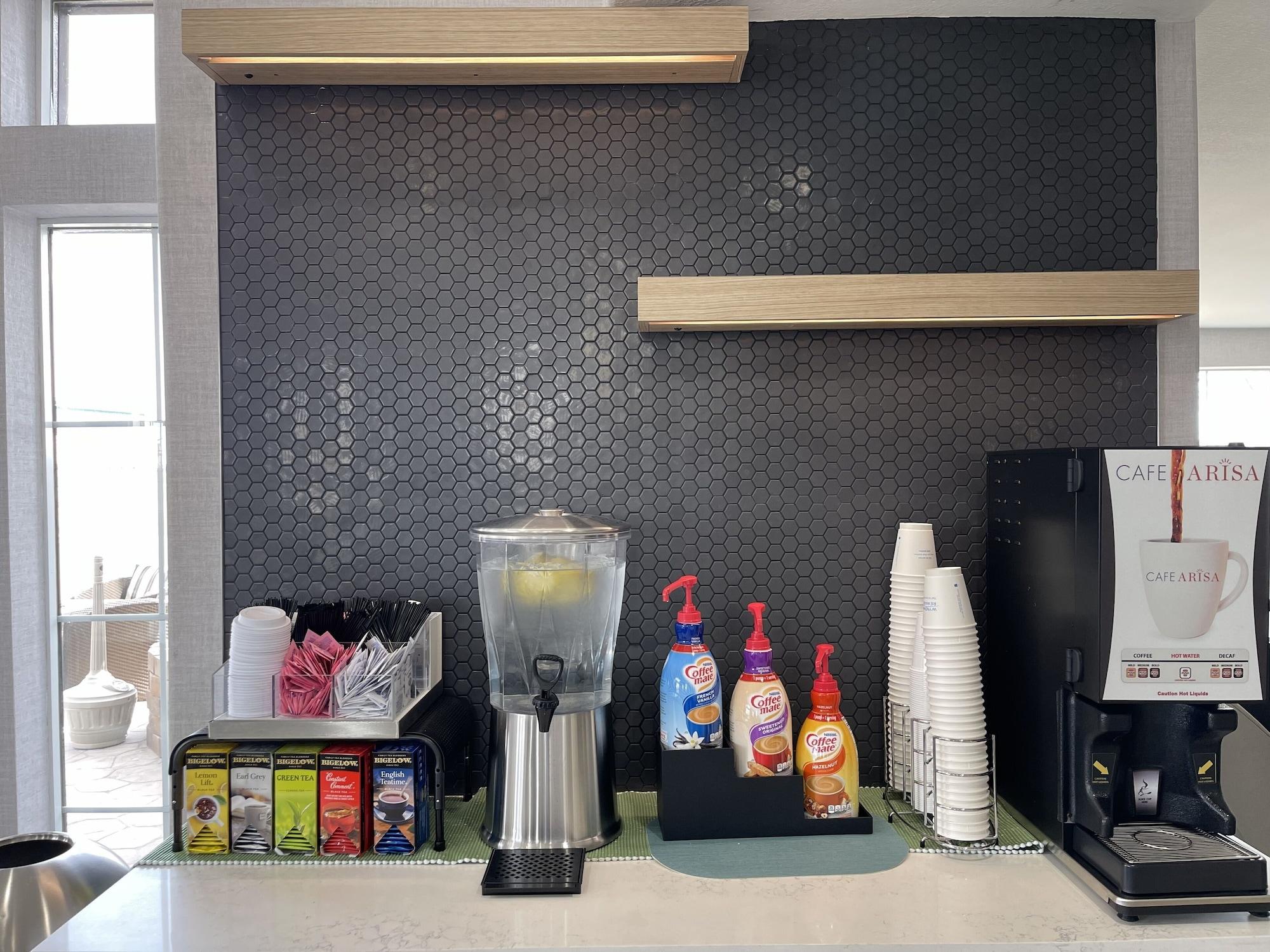 Bar/Salón La Quinta Inn & Suites by Wyndham Hesperia Victorville