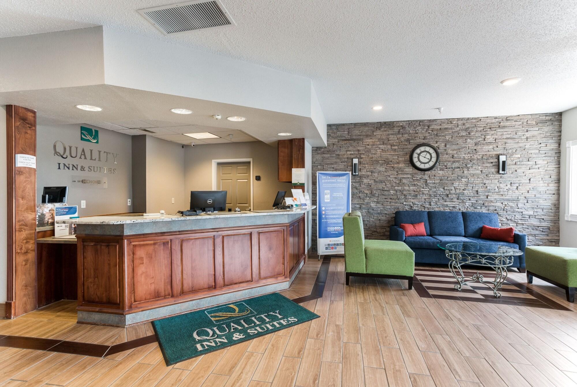 Vista Lobby Quality Inn & Suites