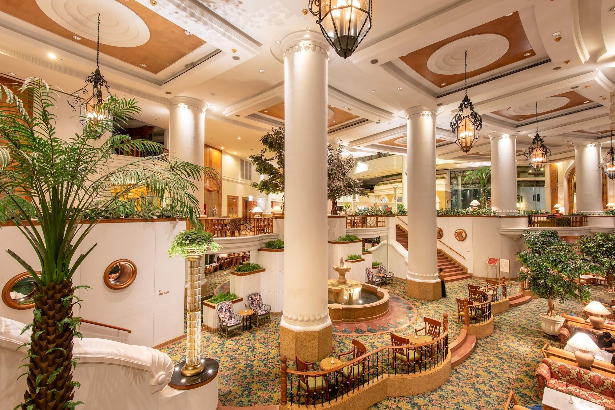 Vista Lobby Montien Riverside Hotel Bangkok