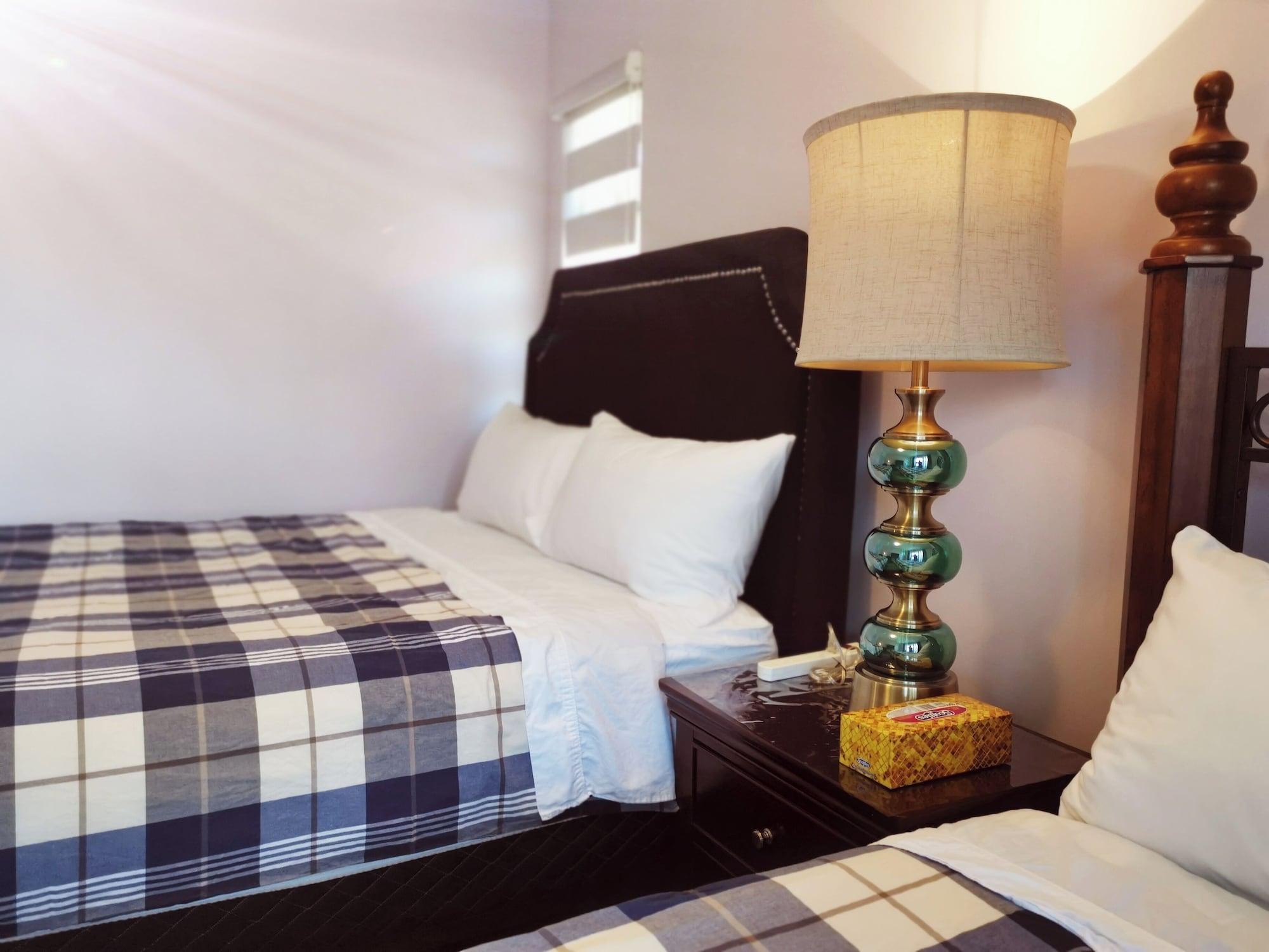 Varios Better Bed House
