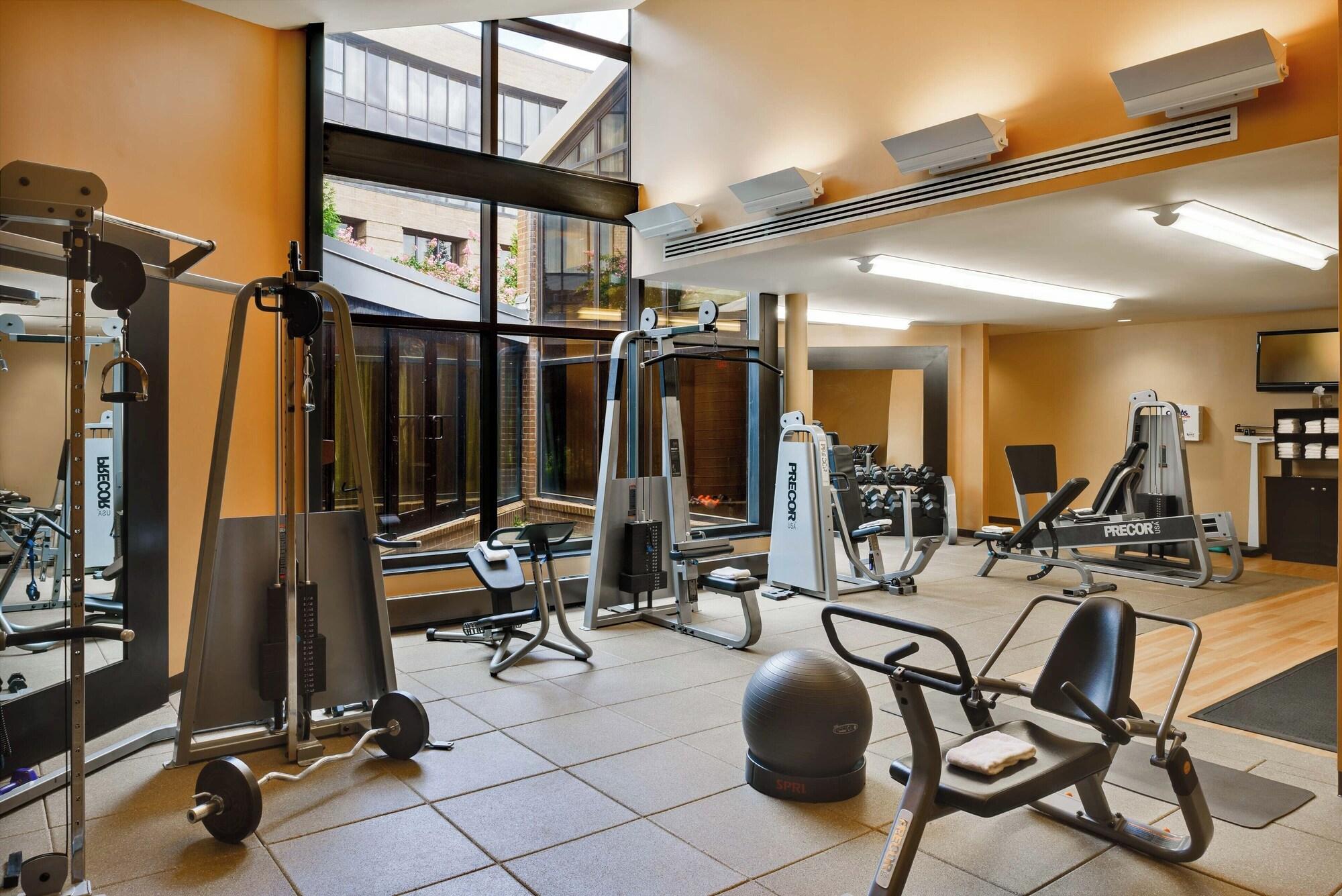 Gimnasio DoubleTree by Hilton Washington Dulles Airport