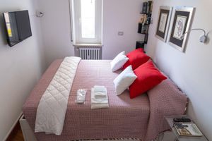 Alquiler Vacacional - Large and bright penthouse in the heart of the city of Parma near the station