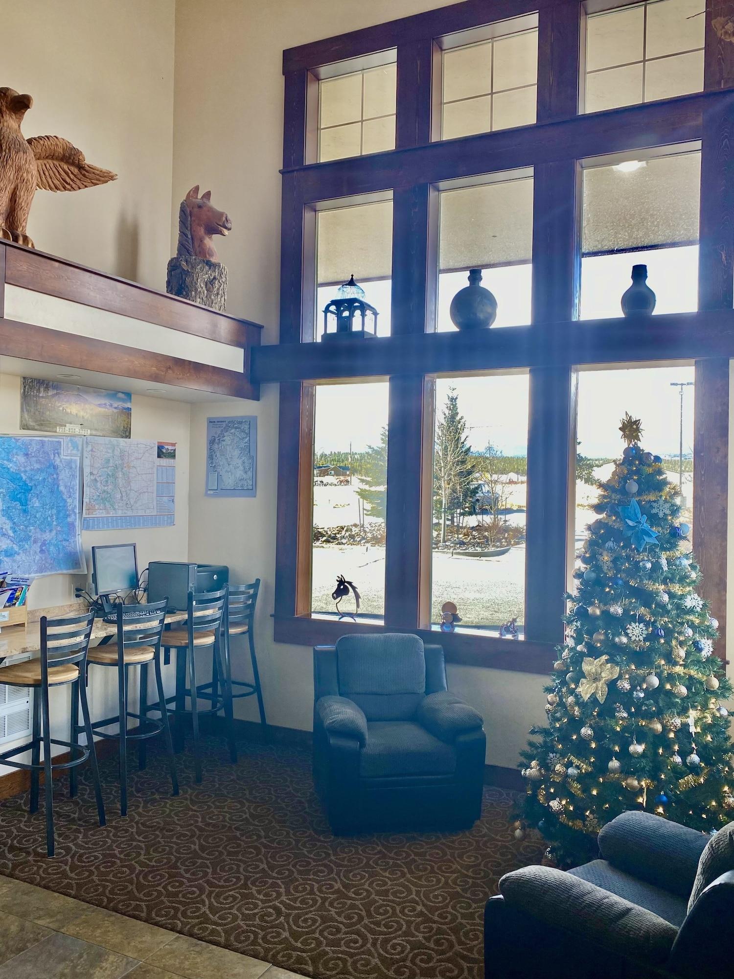 Vista Lobby A Riverside Inn Travelodge by Wyndham