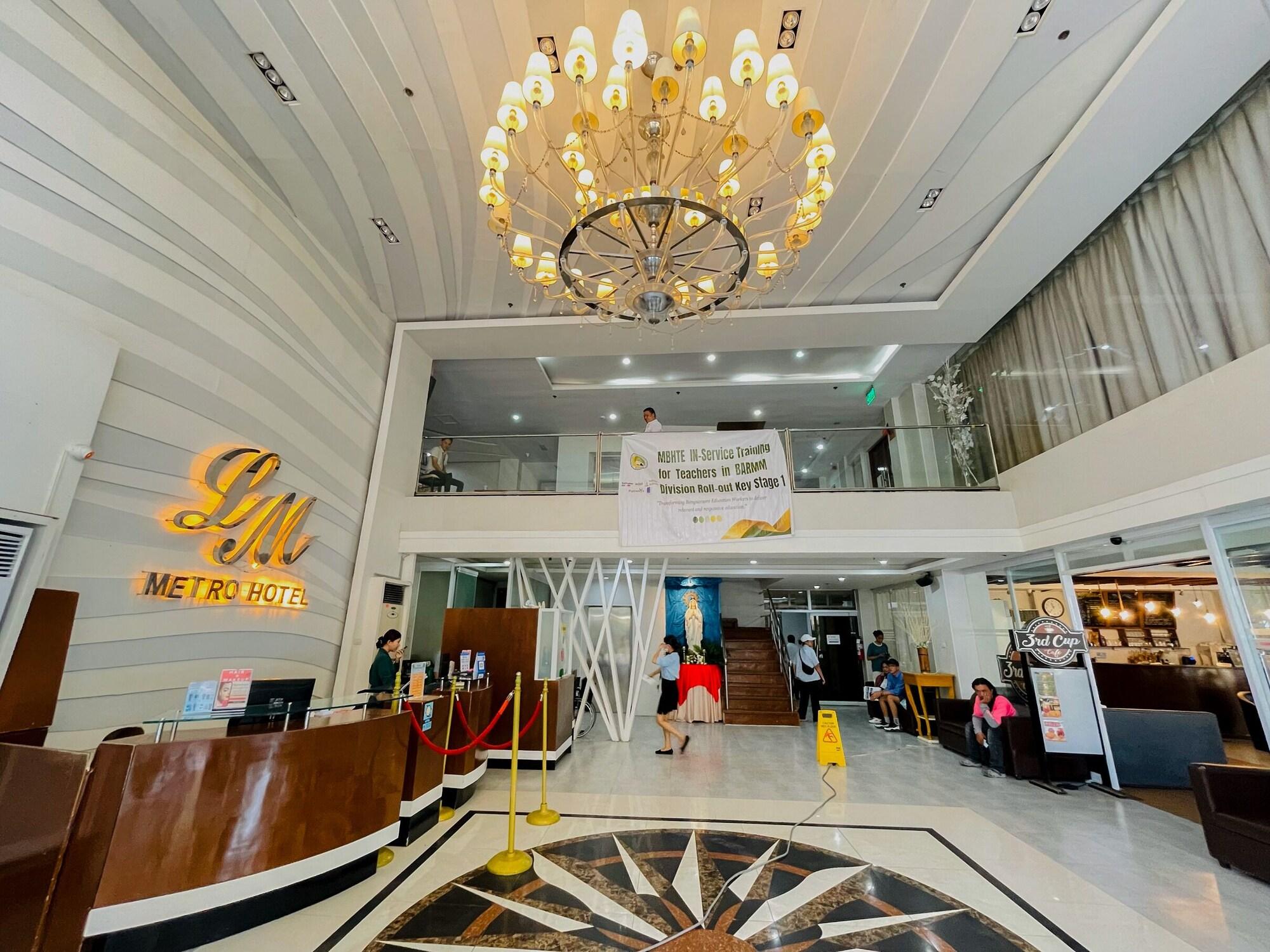Vista Lobby LM Metro Hotel
