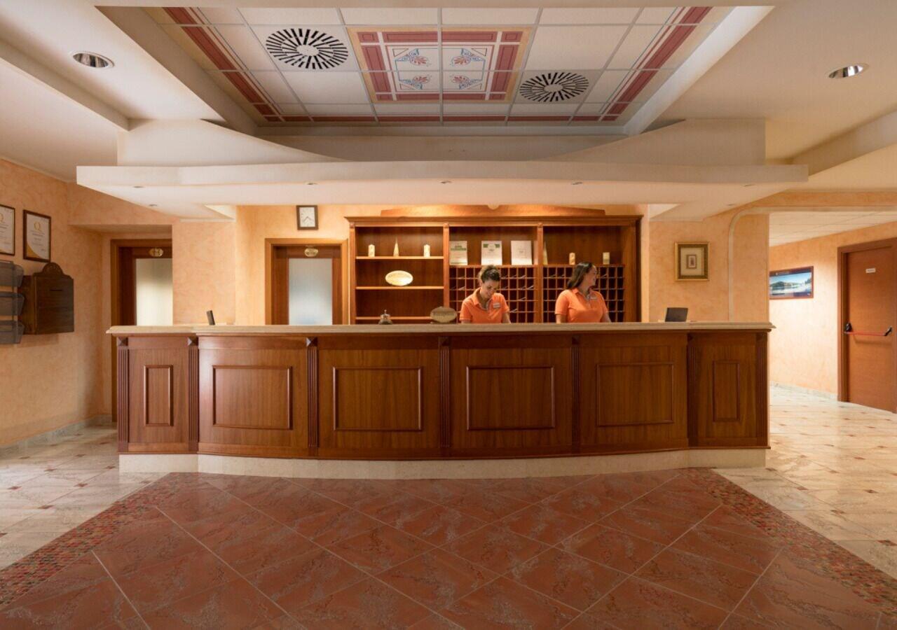 Vista Lobby Madama club village