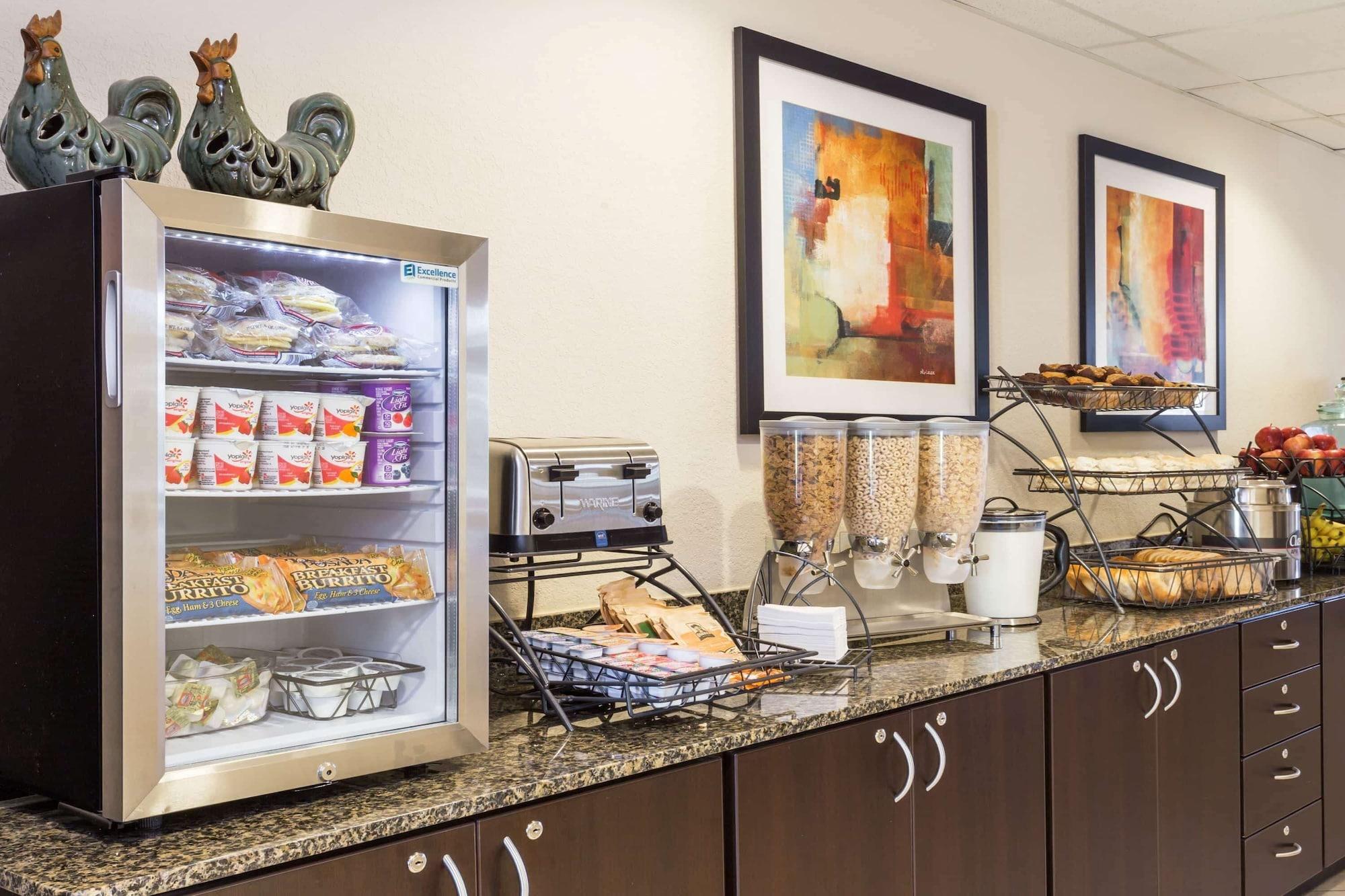 Restaurant Microtel Inn & Suites by Wyndham Spring Hill/Weeki Wachee