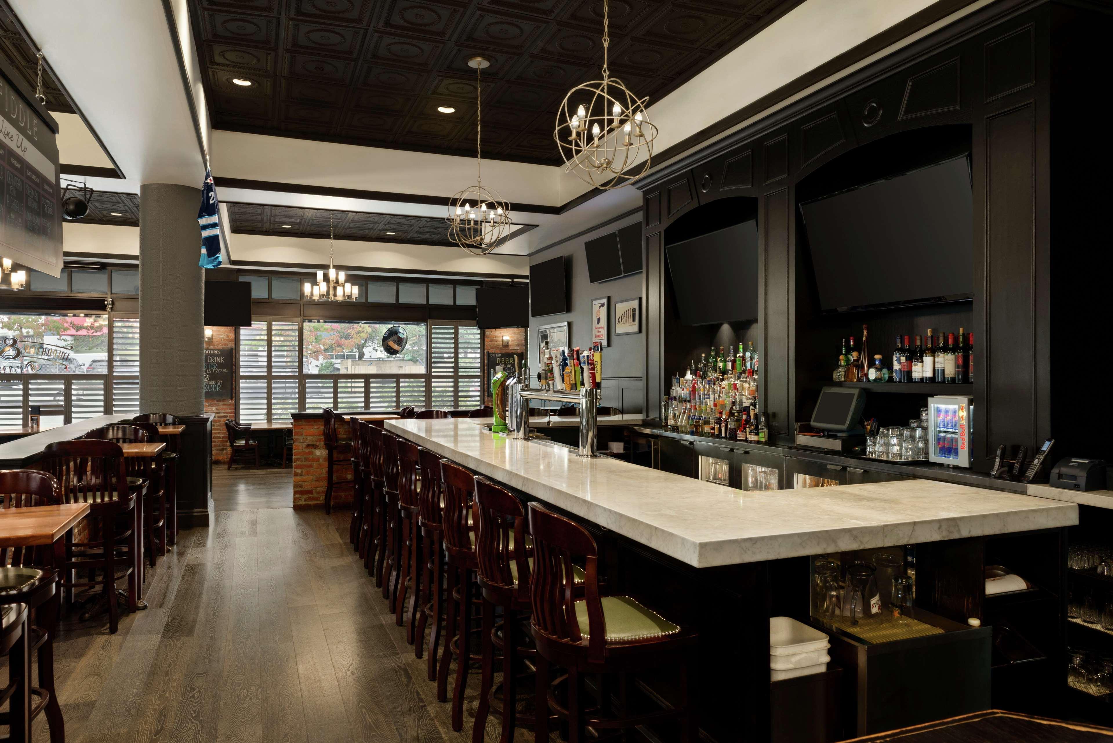 Bar/Salón Hampton Inn & Suites by Hilton Langley-Surrey