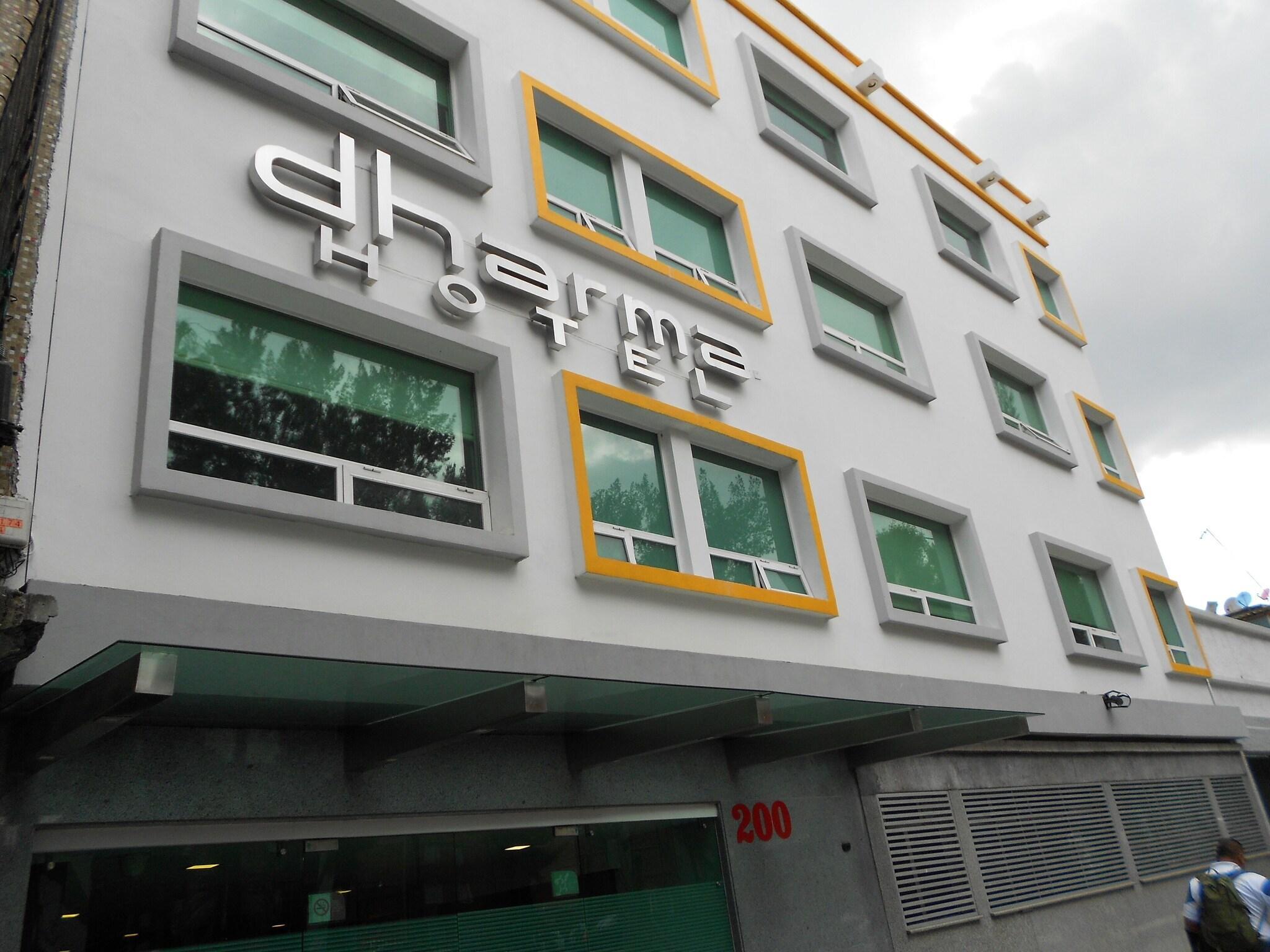 Vista Exterior Hotel Dharma