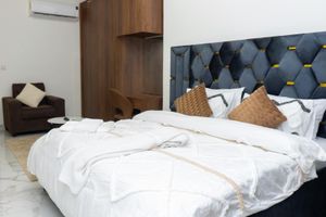 Renta Vacacional - Peravi Suites at The Essence