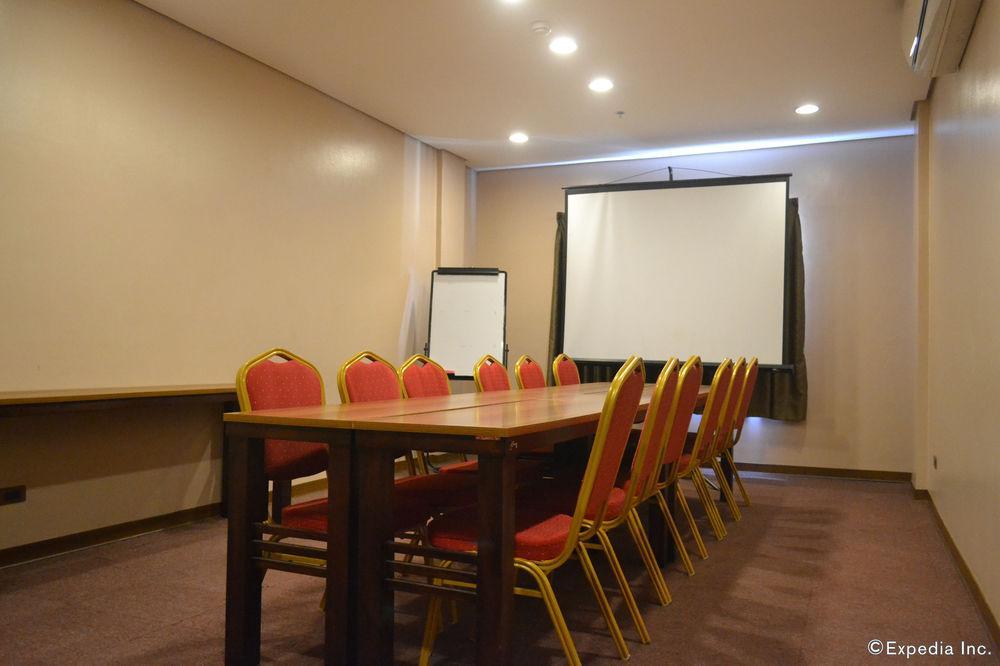 Centro de Negocios Microtel by Wyndham General Santos