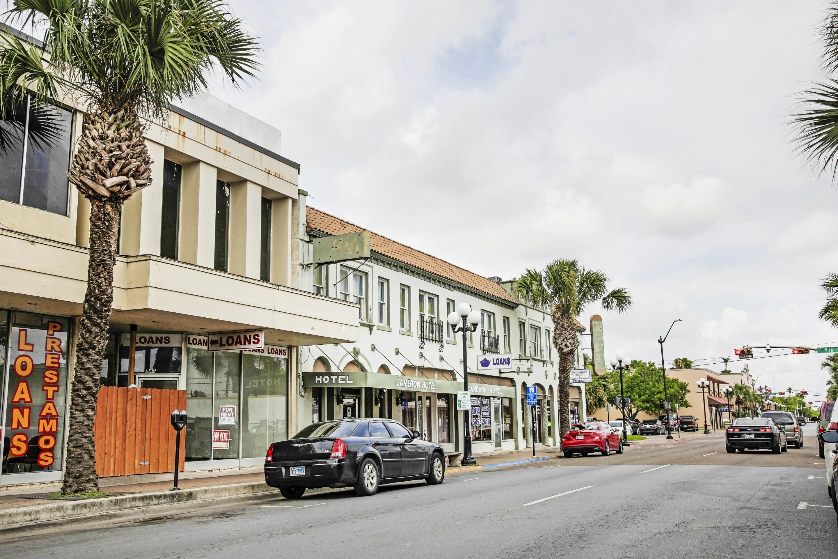 Vista Exterior OYO Historic Cameron Hotel Brownsville I-69E