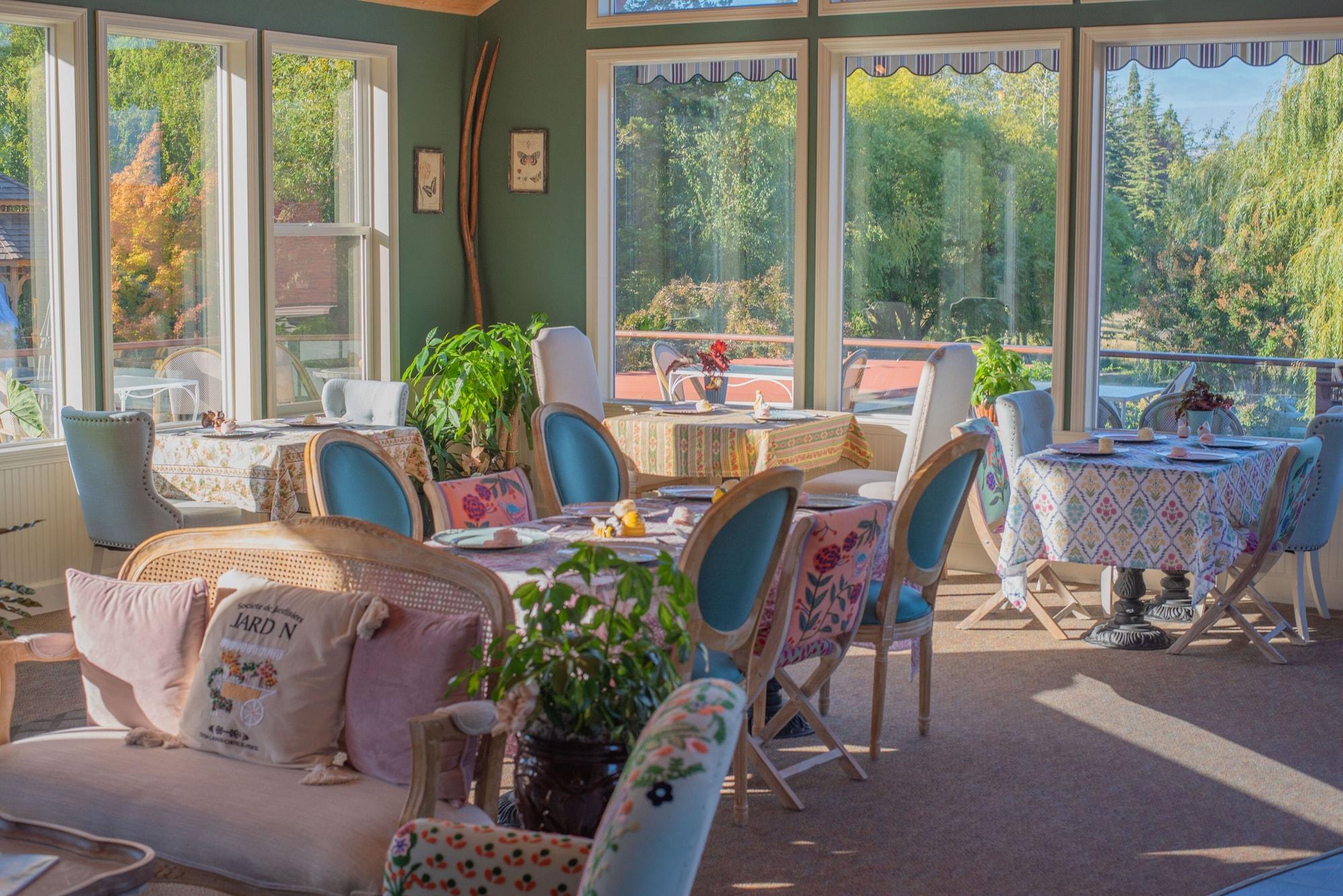 Restaurant Country Willows Inn and Estate