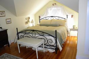 Alojamiento - The Decker House Bed & Breakfast