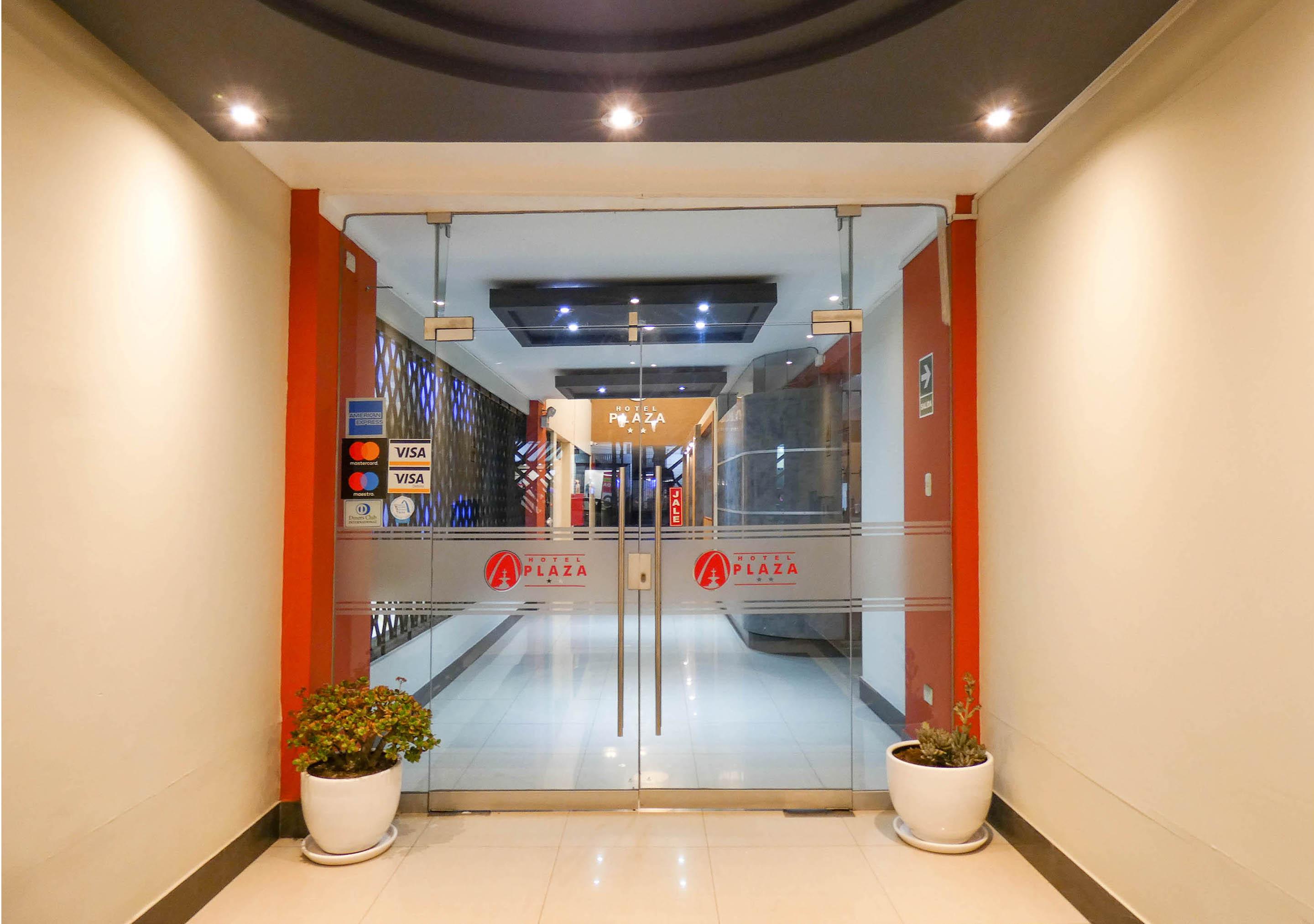 Vista Lobby Hotel Plaza by DOT Light