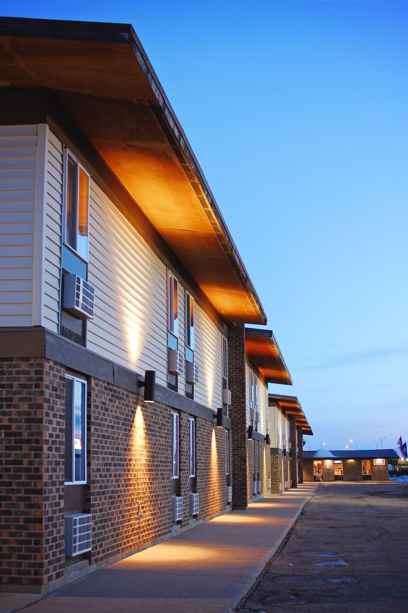 Vista Exterior Sunlac Inn Devils Lake