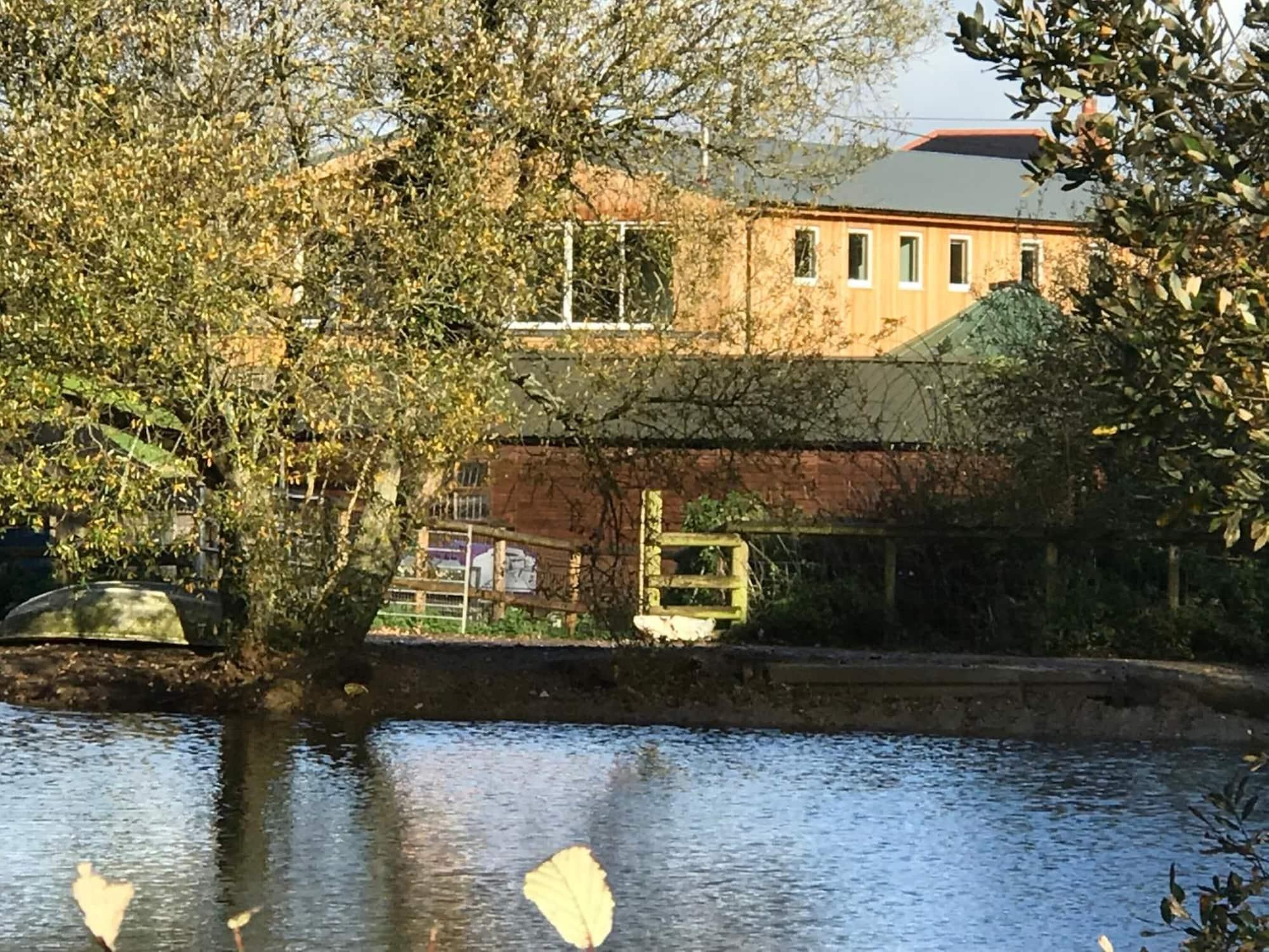 Varios Godshill Park Barn