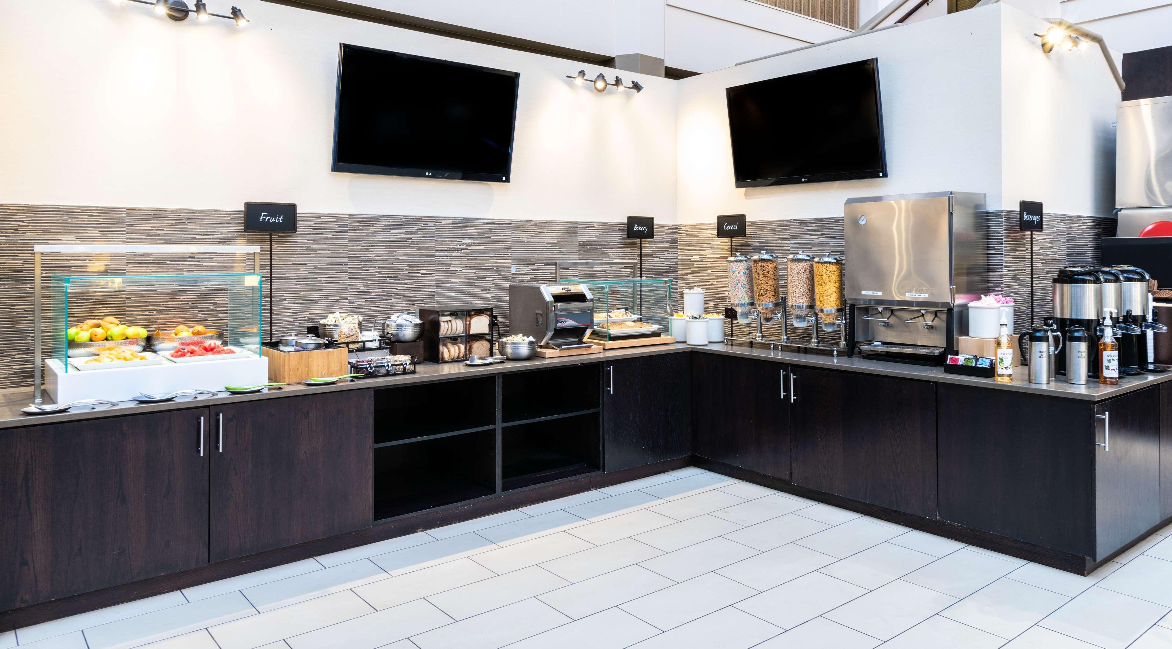 Restaurant Embassy Suites by Hilton Chicago North Shore Deerfield