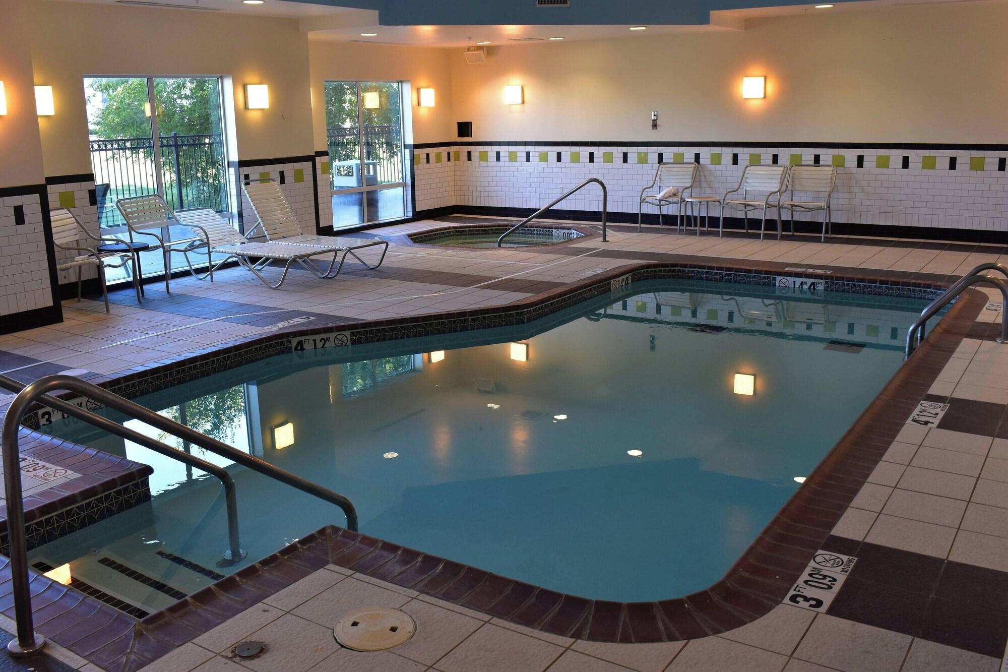 Vista Piscina Fairfield Inn & Suites by Marriott Muskogee