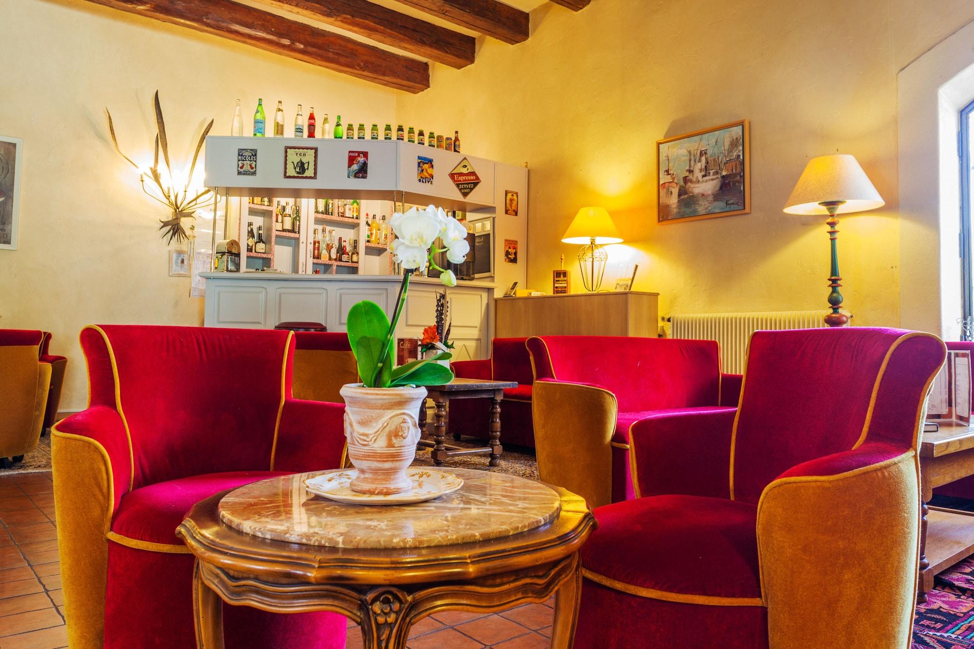 Vista Lobby Auberge de Tavel