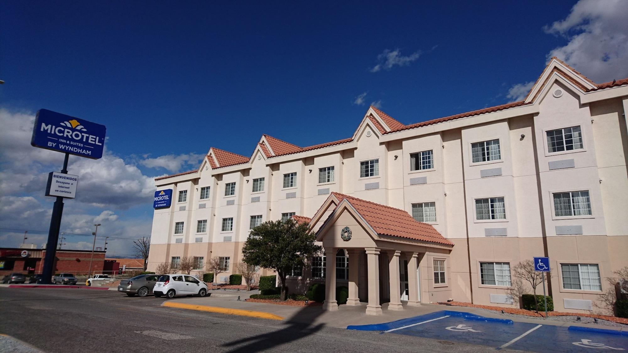Vista Exterior Microtel Inn & Suites by Wyndham Chihuahua