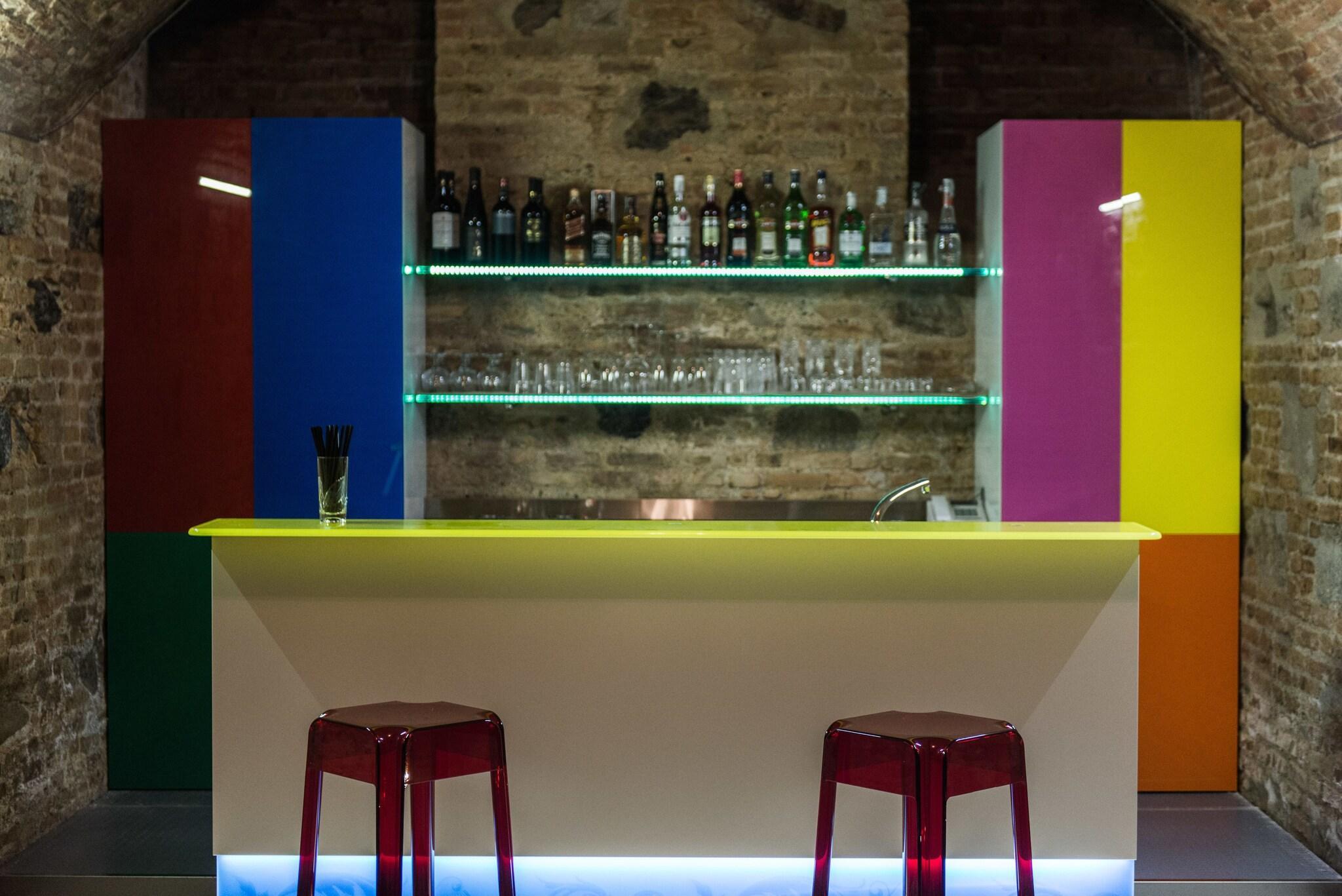 Bar/Salón Villa Pulejo