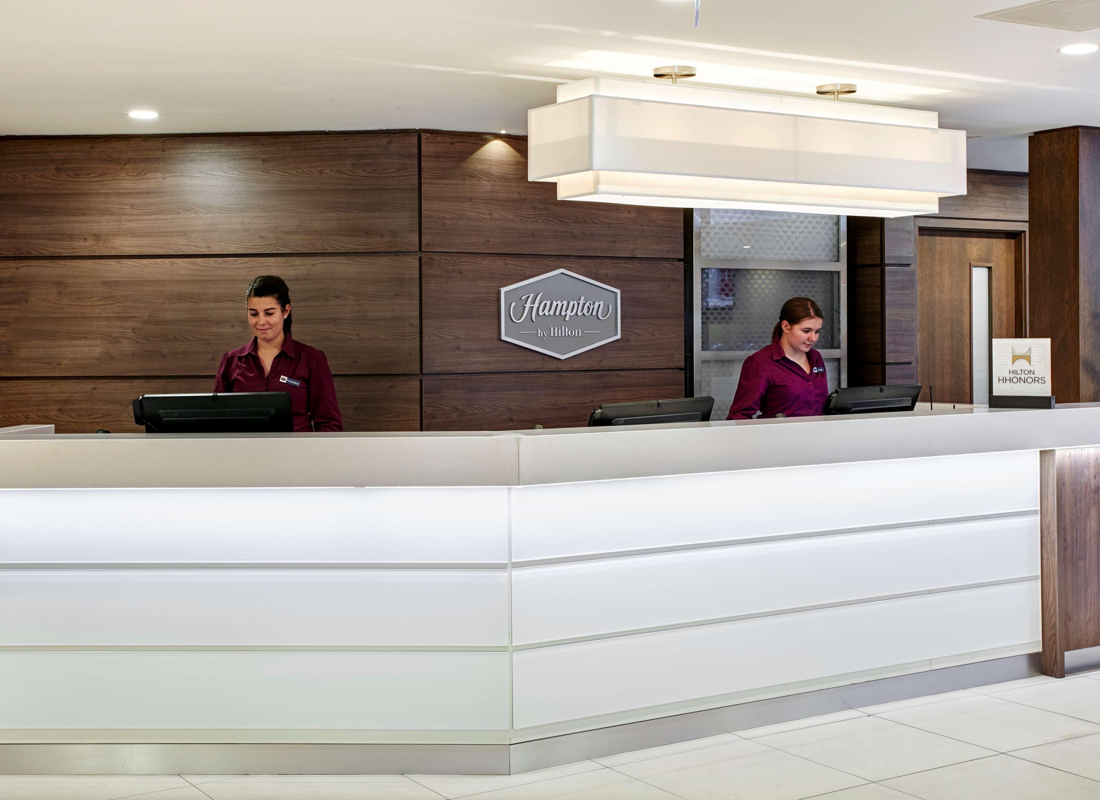 Vista Lobby Hampton by Hilton Bristol City Centre