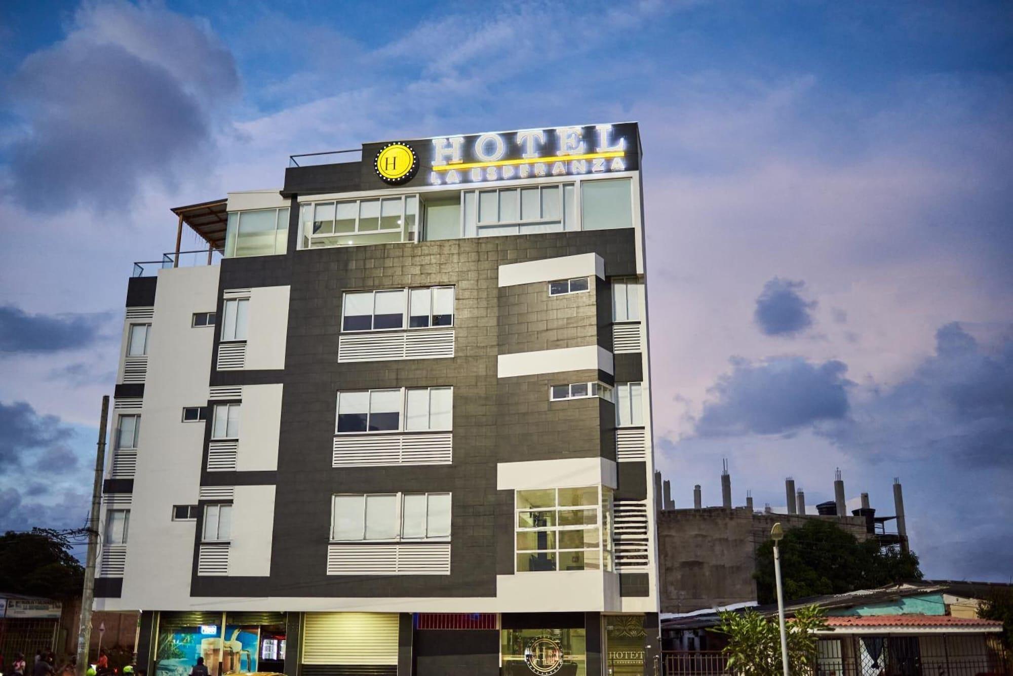Vista Exterior Hotel La Esperanza