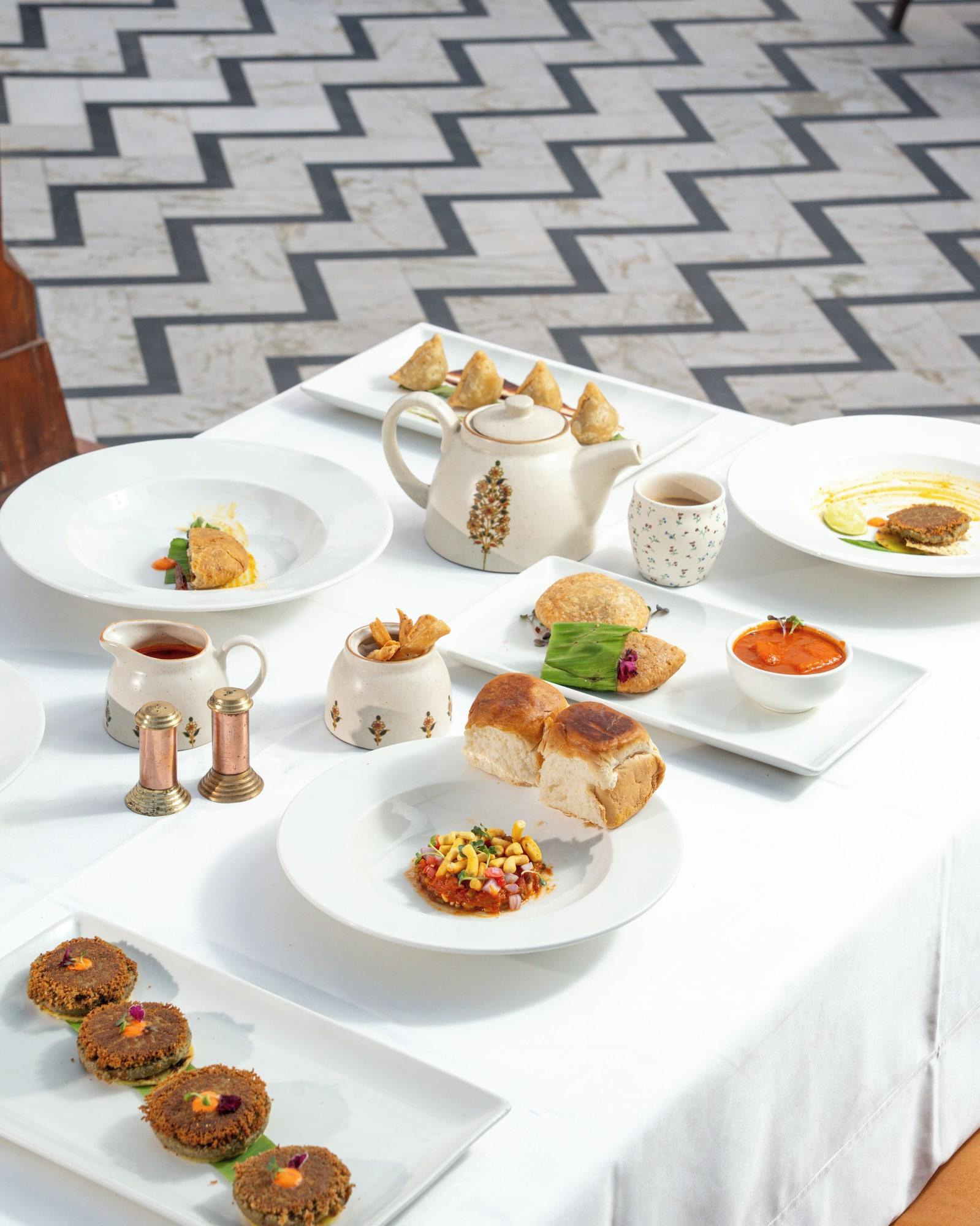 Restaurant Haveli Dharampura & Golden Haveli- UNESCO awarded Boutique Heritage Hotel