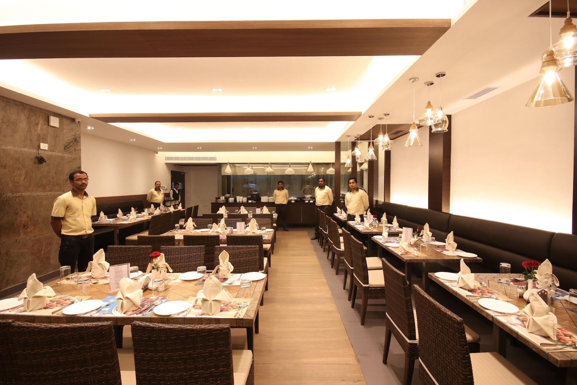 Restaurant Khanna Fiesta, A Bergamont Hotel - Vellore