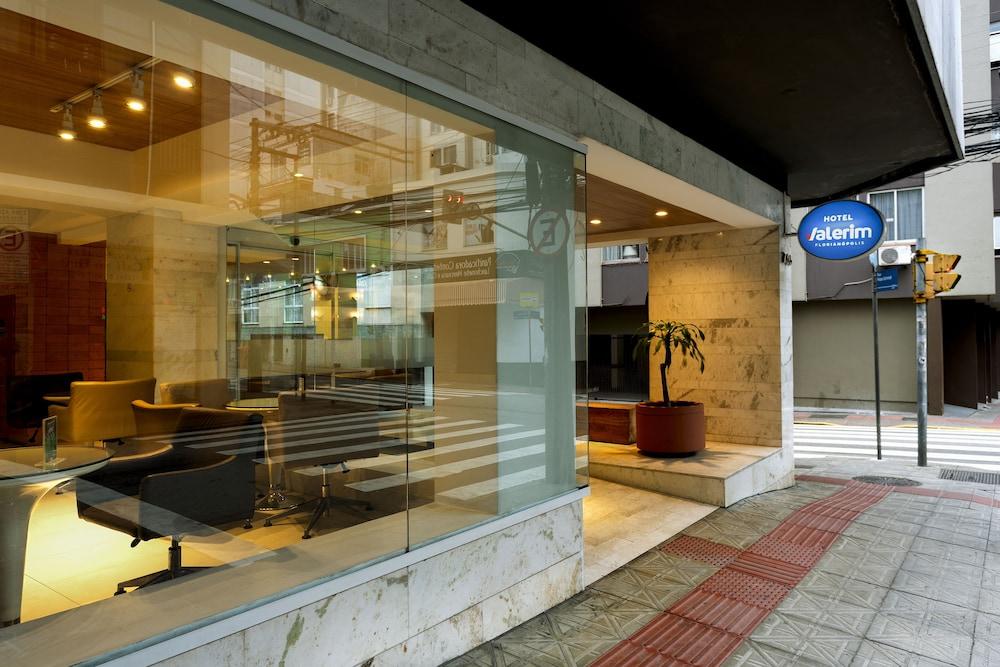 Vista Piscina Hotel Valerim Florianópolis